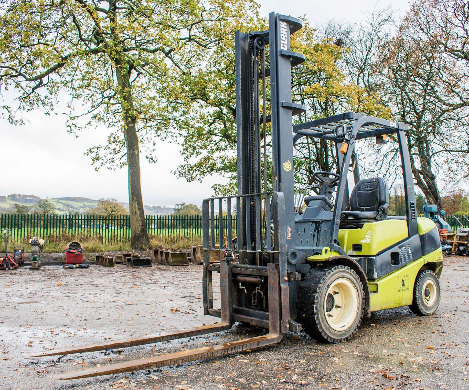 Clark C35D 3.5 tonne diesel fork lift truck Year: 2015 S/N: 25159843 Recorded Hours: 2866 N628403