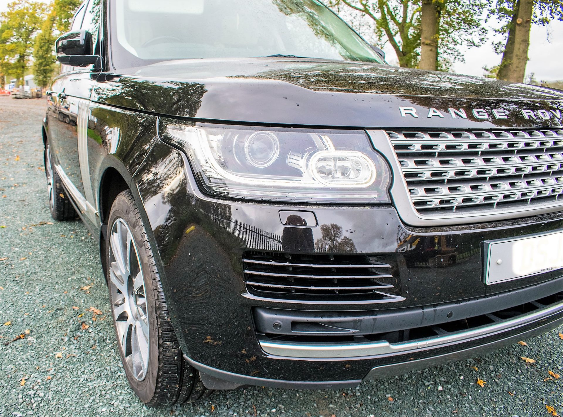 Range Rover Vogue TDV6 diesel automatic 4WD 5 door estate car Registration Number: PE15 MVS Date - Image 10 of 29