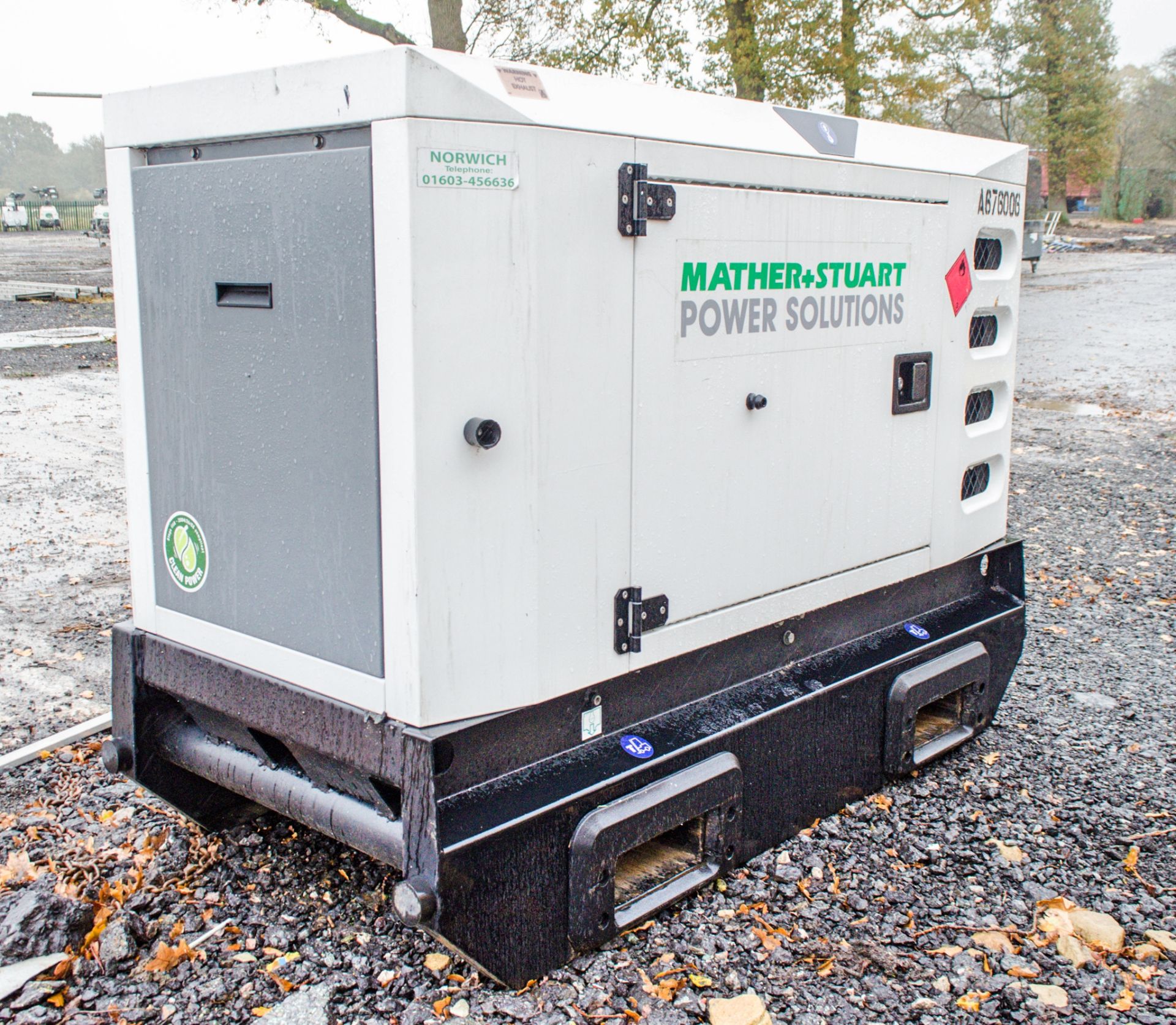 SDMO RC16CC 15 kva diesel driven generator Year: 2015 S/N: 15005632 Recorded Hours: 9245 A676006 - Image 2 of 6