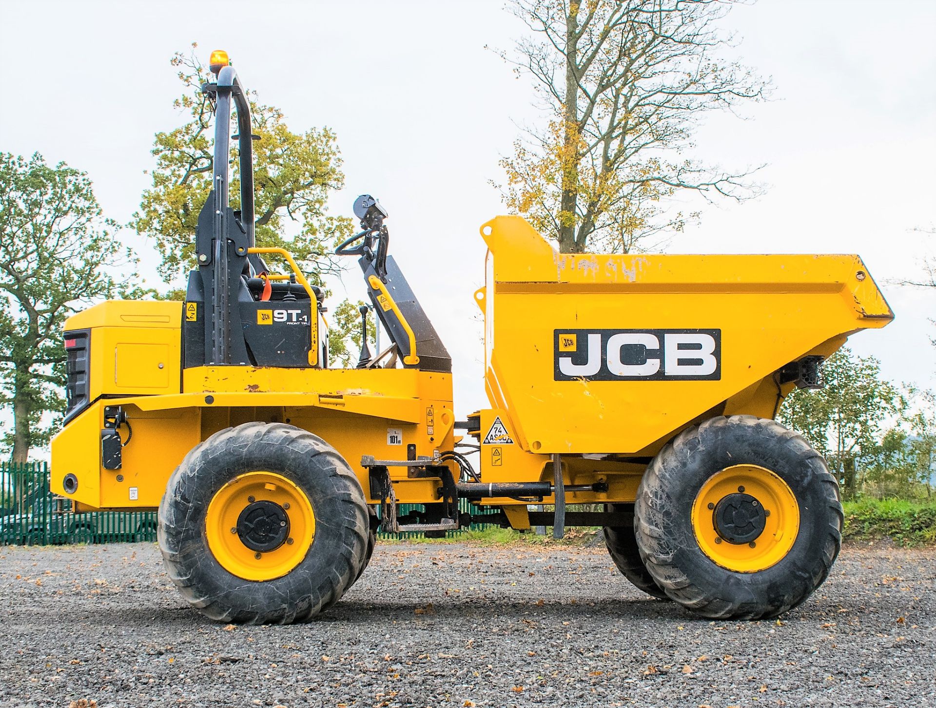 JCB 9T-1 9 tonne straight skip dumper Year: 2018 S/N: J2561073 Recorded Hours: 1015 6297 c/w Front - Image 7 of 16