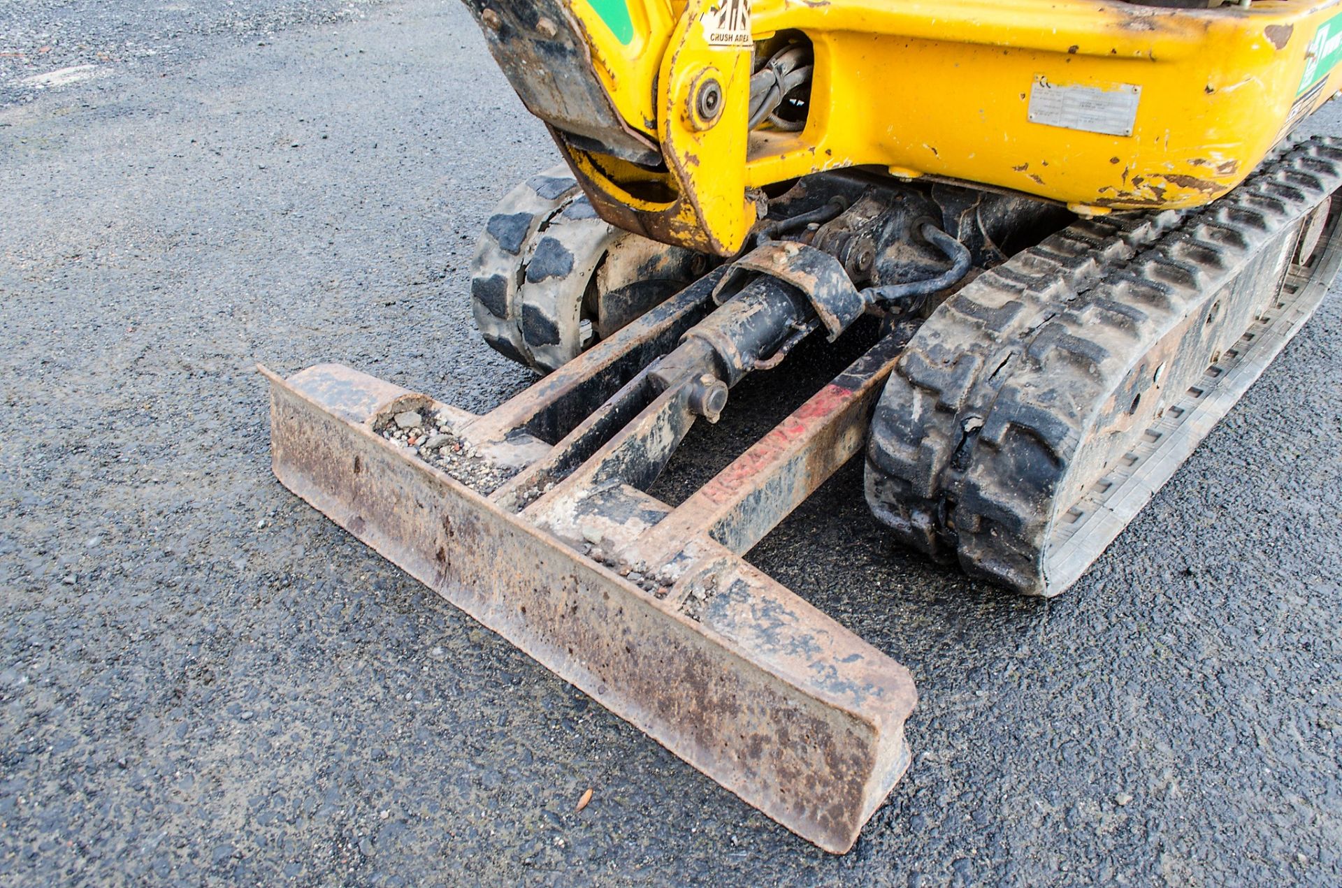 JCB 801.6 CTS 1.5 tonne rubber tracked mini excavator Year: 2014 S/N: 2071611 Recorded Hours: 1927 - Image 10 of 20