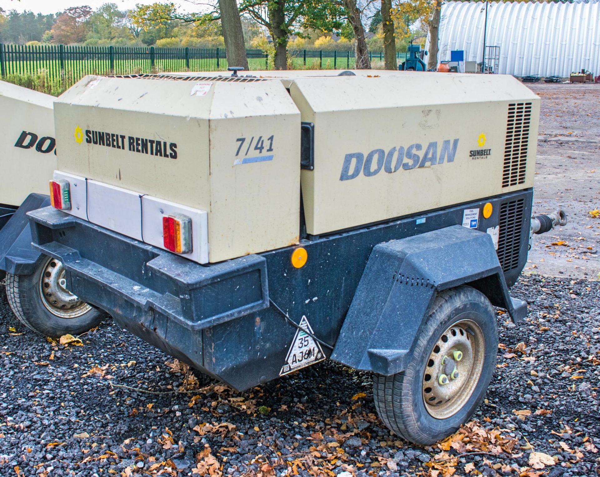 Doosan 741 diesel driven mobile air compressor  Year: 2014 S/N: 432665 Recorded Hours: 1374 A633509 - Image 2 of 4