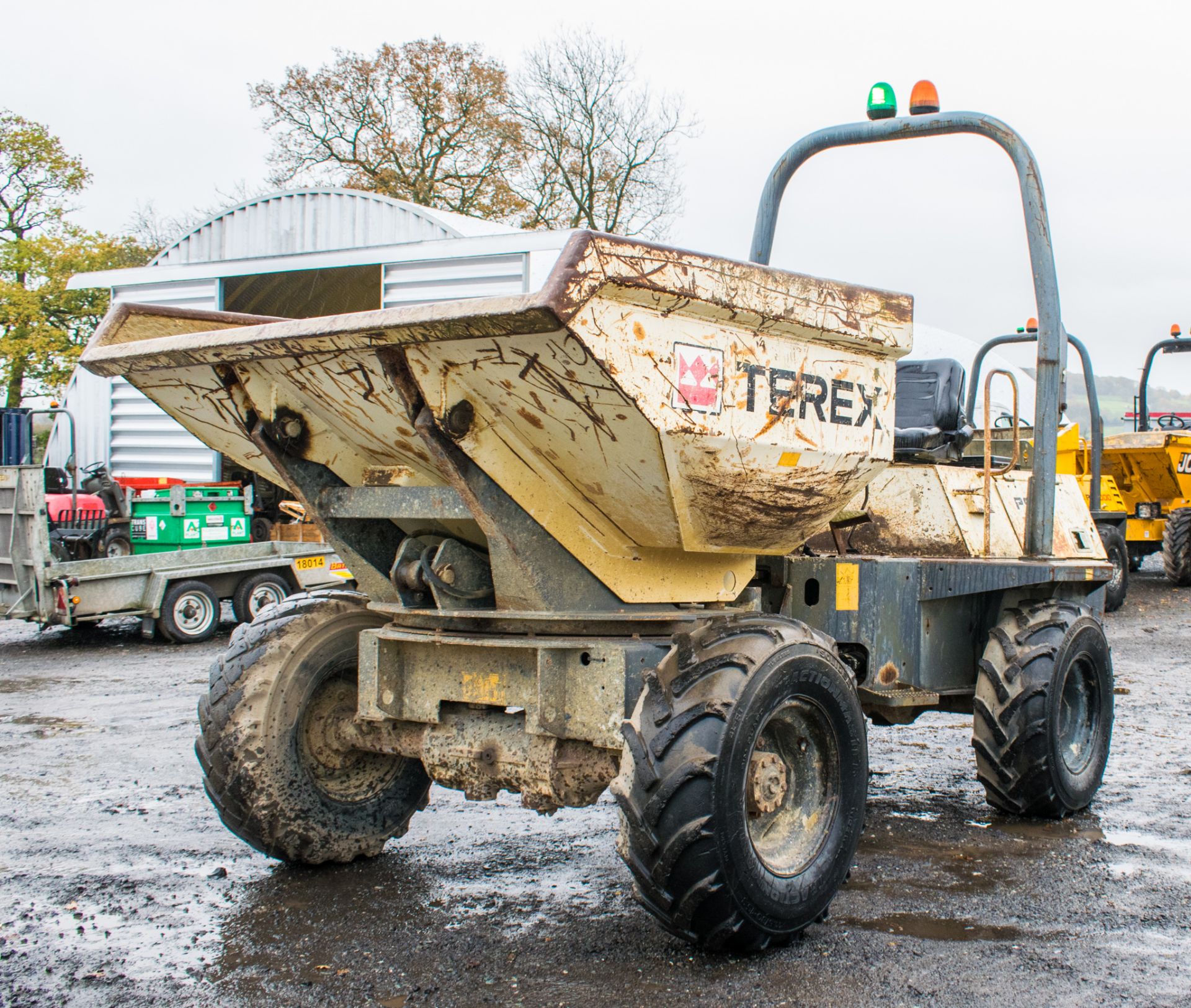 Benford 3 tonne swivel skip dumper Year: 2007 S/N: E709FS372 Recorded Hours: 2928 D1306