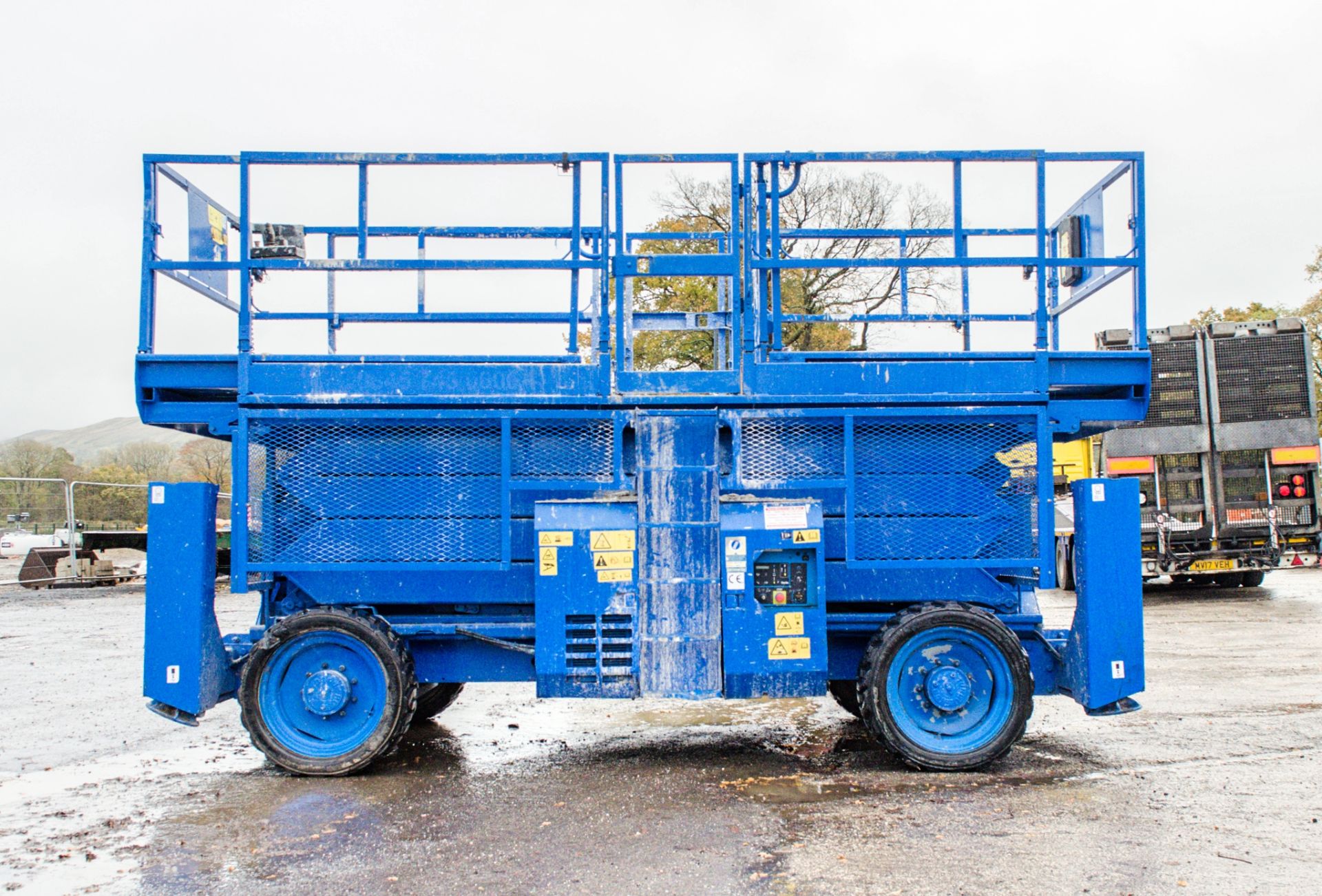 Genie GS4390 43 ft Rough Terrain 4 x 4 diesel driven mobile scissor lift access platform Year: - Image 6 of 10