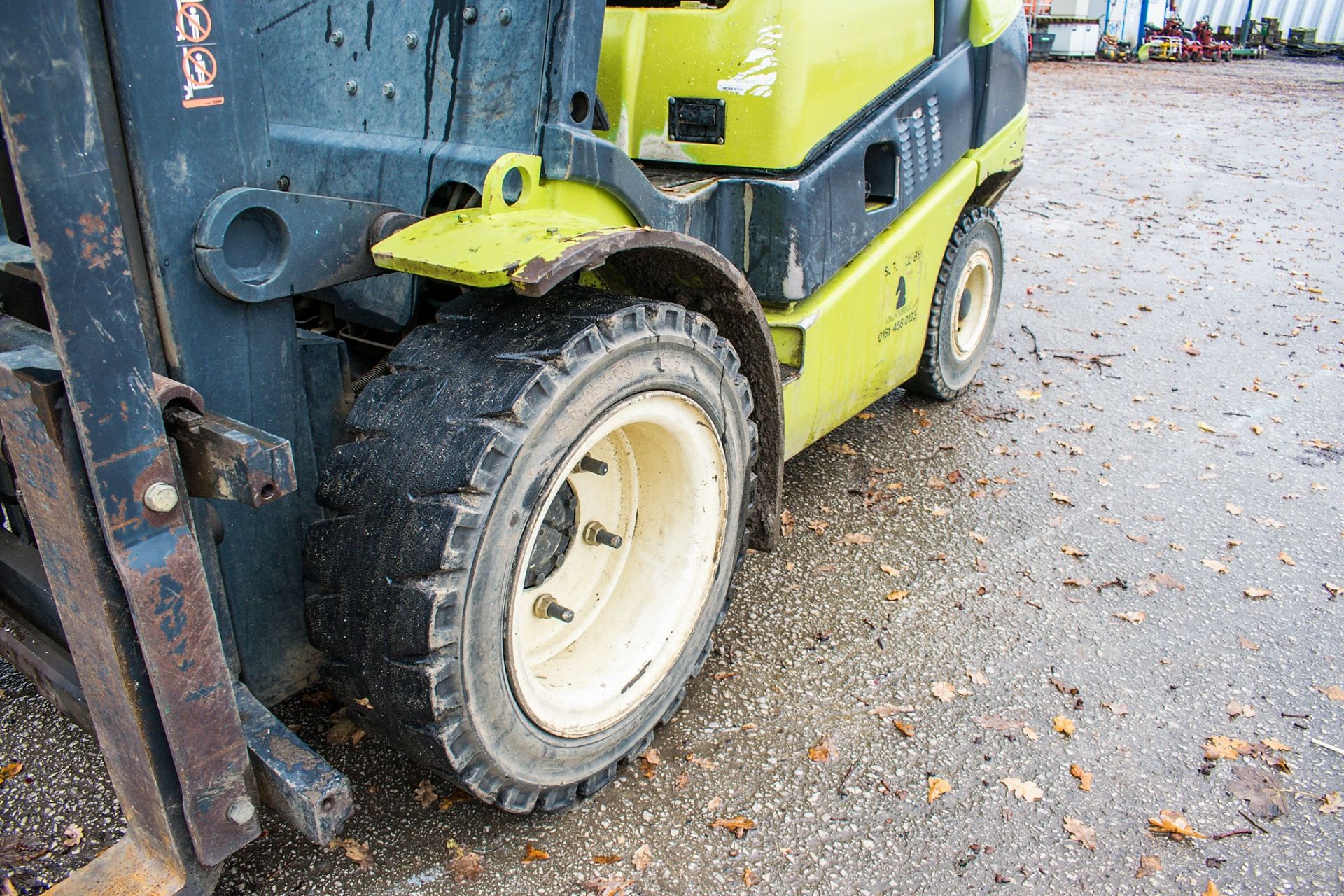 Clark C35D 3.5 tonne diesel fork lift truck Year: 2015 S/N: 25159843 Recorded Hours: 2866 N628403 - Image 10 of 16