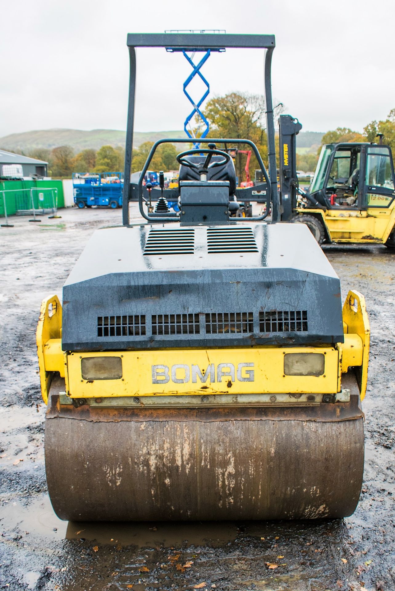 Bomag BW 138-AD double drum ride on roller Year: 2004 S/N: 141939 - Image 5 of 14