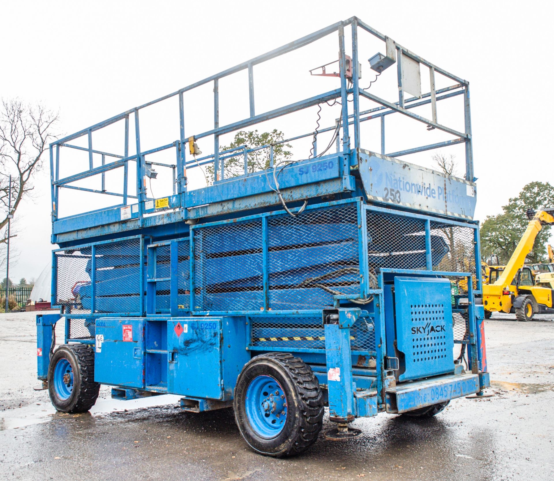 Skyjack SJ9250 50ft Rough Terrain 4 x 4 diesel driven mobile scissor lift access platform Year: 2007 - Image 3 of 11