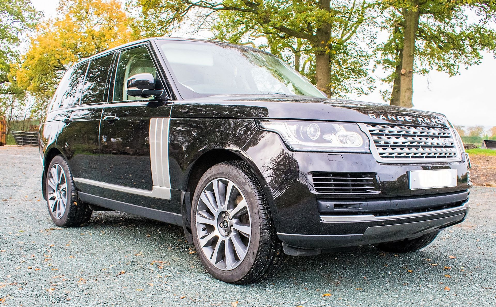 Range Rover Vogue TDV6 diesel automatic 4WD 5 door estate car Registration Number: PE15 MVS Date - Image 2 of 29