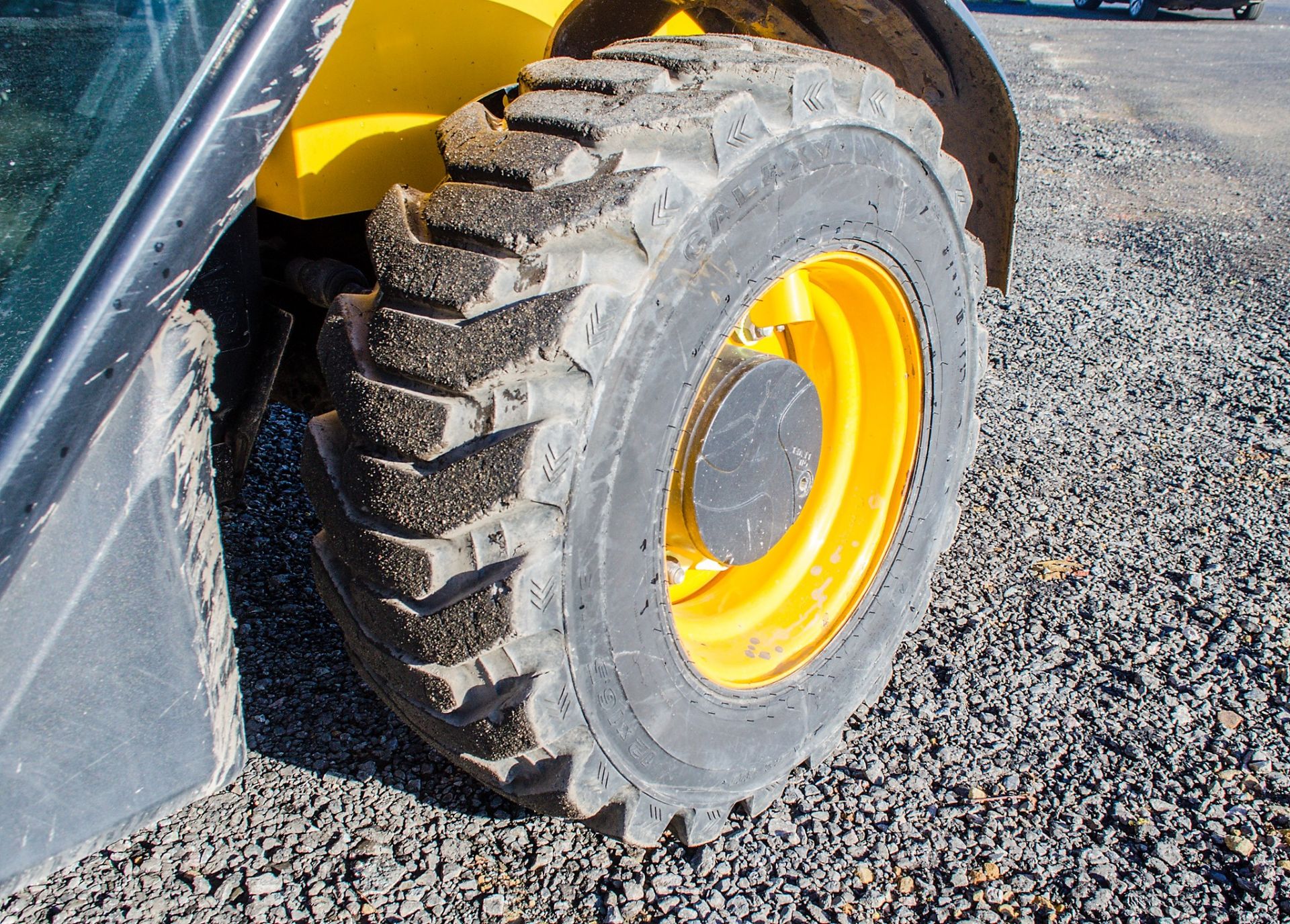 JCB 525-60 Hi-Viz 6 metre telescopic handler Registration Number: MT17 UOS Year: 2017 S/N: 2458156 - Image 13 of 22