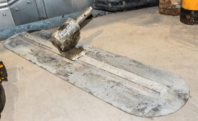 4 ft concrete float A656967