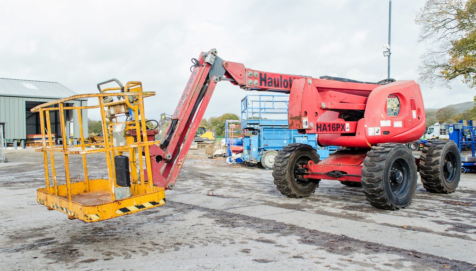 Haulotte HA16PX diesel driven 4WD rough terrain articulated boom access platform Year: 2007 S/N: