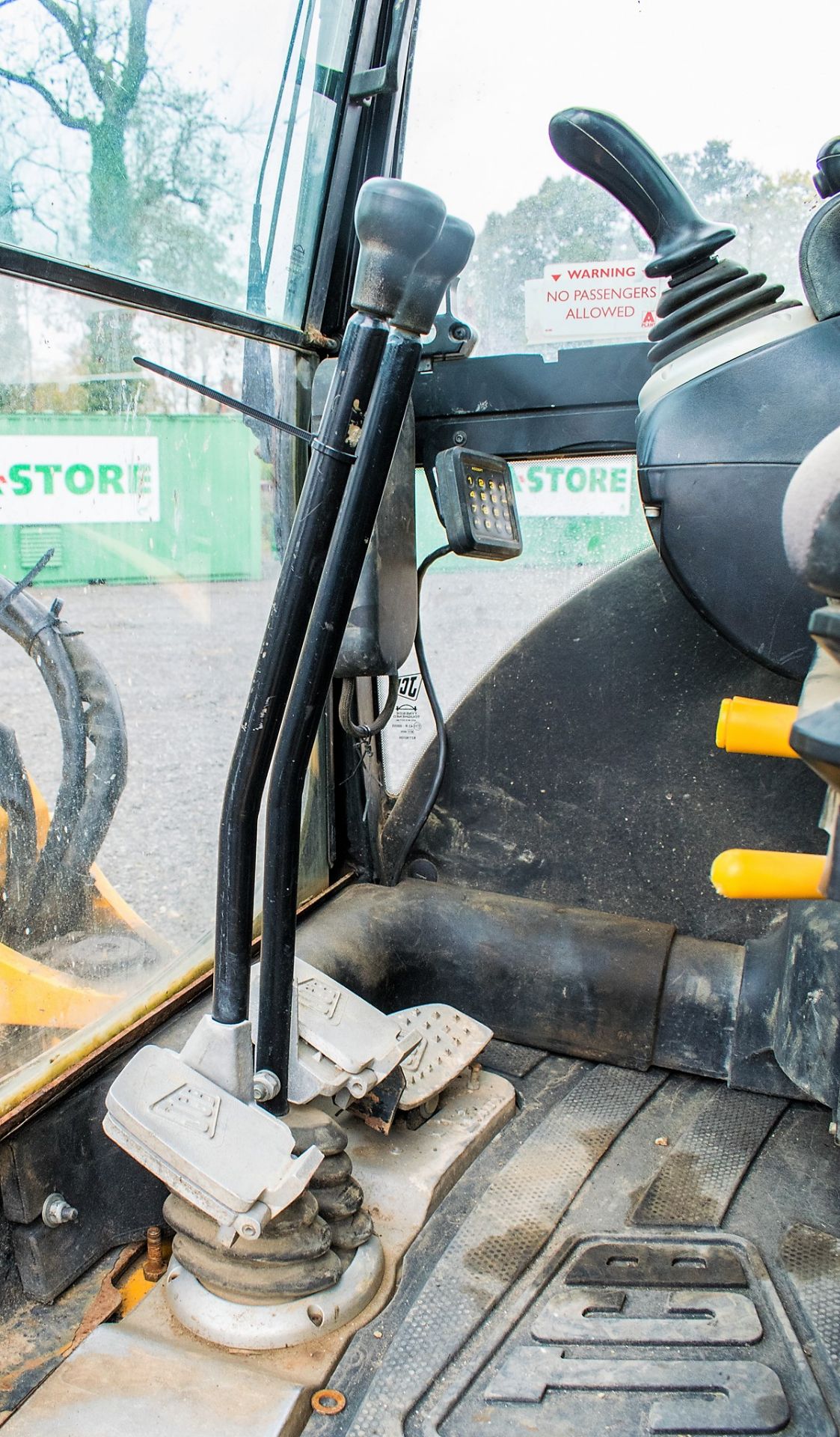 JCB 8030 ZTS 3 tonne rubber tracked zero tail swing mini excavator Year: 2015 S/N: 2432318 - Image 18 of 19