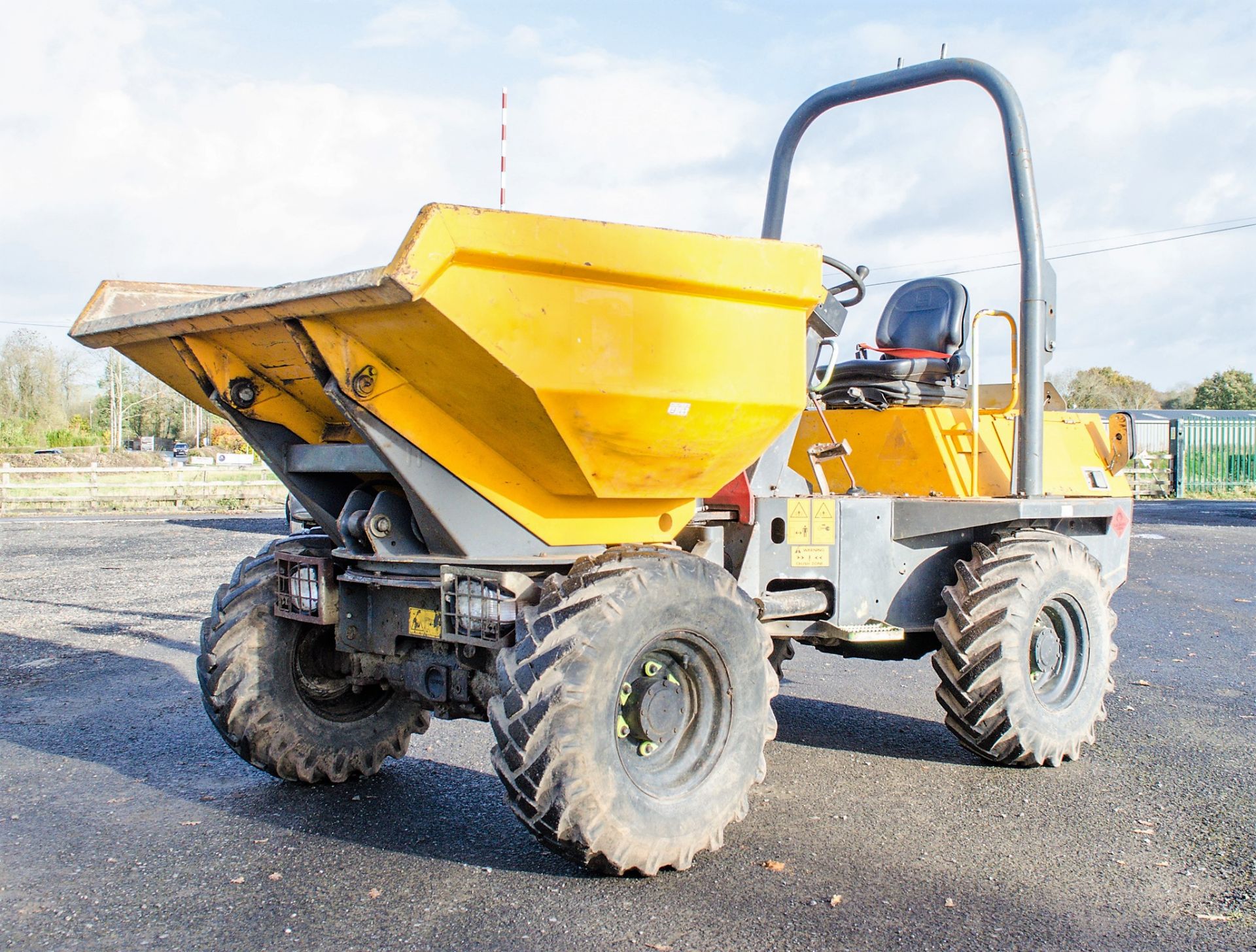 Terex TA3s 3 tonne swivel skip dumper Year: 2013 S/N: ED2NG3989 Recorded Hours: 1715 A600900