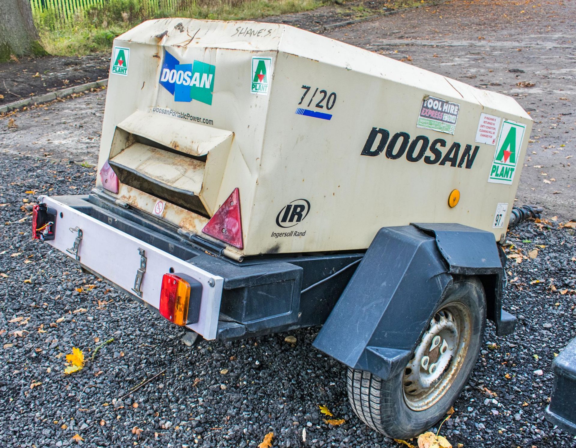 Doosan 7/20 diesel driven mobile air compressor  Year: 2012 S/N: 123310 Recorded Hours: 670 A577158 - Image 2 of 4