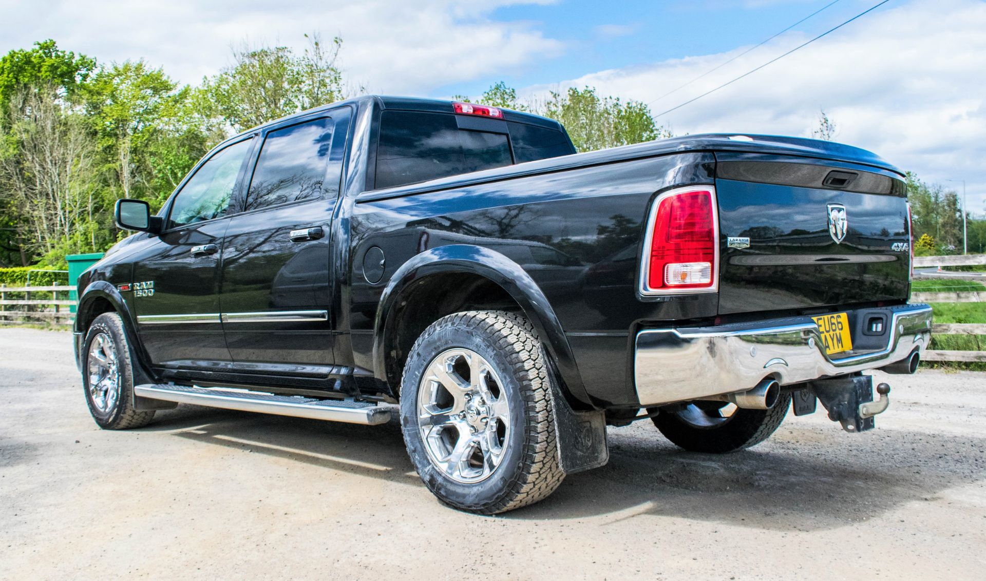 Ram Laramie 1500 3 litre Eco Diesel automatic double cab pick up Registration Number: EU66 AYM - Image 4 of 28