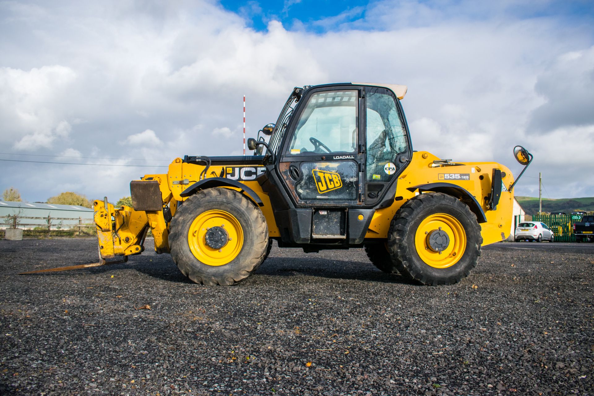 JCB 535-125 12.5 metre telescopic handler Registration Number: MX62 BBZ Year: 2012 S/N: 2145026 - Image 4 of 21