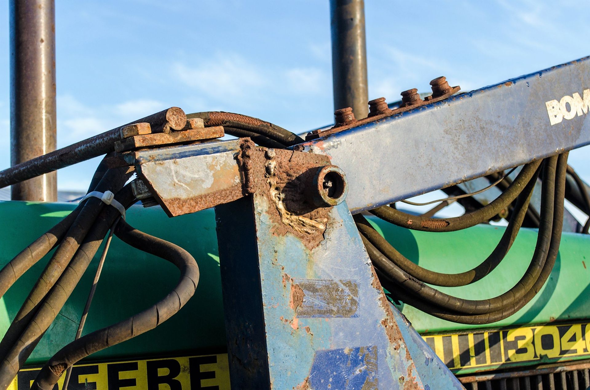 John Deere 3040 diesel tractor Registration Number: C720 FOD Date of Registration: 06/02/1986 S/N: - Image 14 of 25