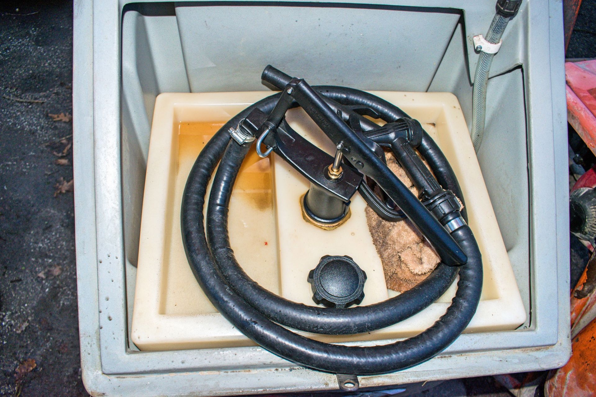 Western Kaddi 100 litre fuel bowser c/w manual pump, delivery hose & nozzle - Image 2 of 2