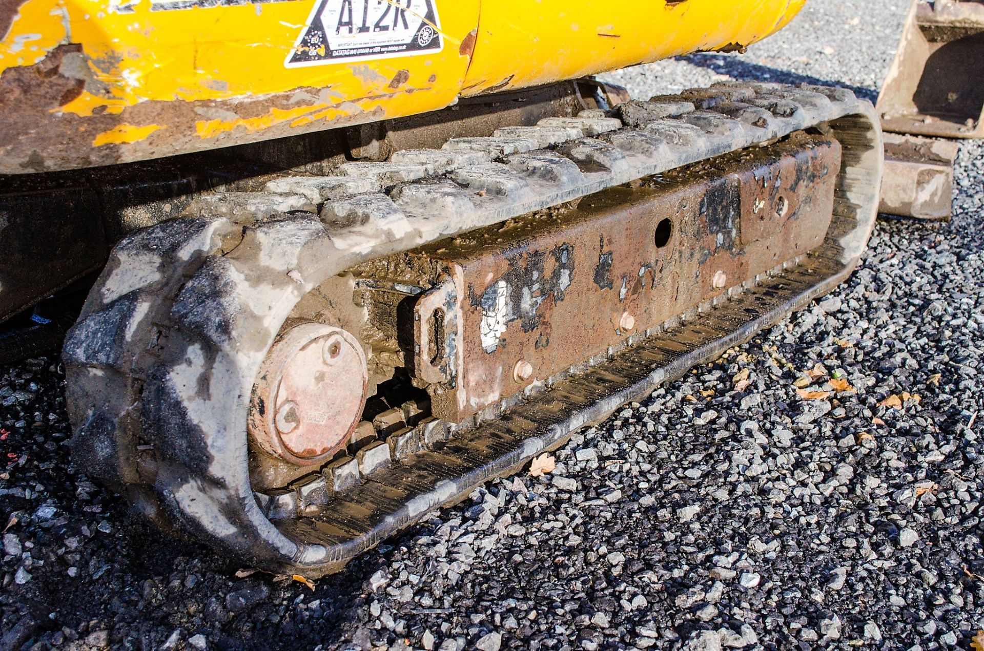 JCB 801.6 1.5 tonne rubber tracked mini excavator Year: 2013 S/N: 2071477 Recorded Hours: 1477 - Image 9 of 25