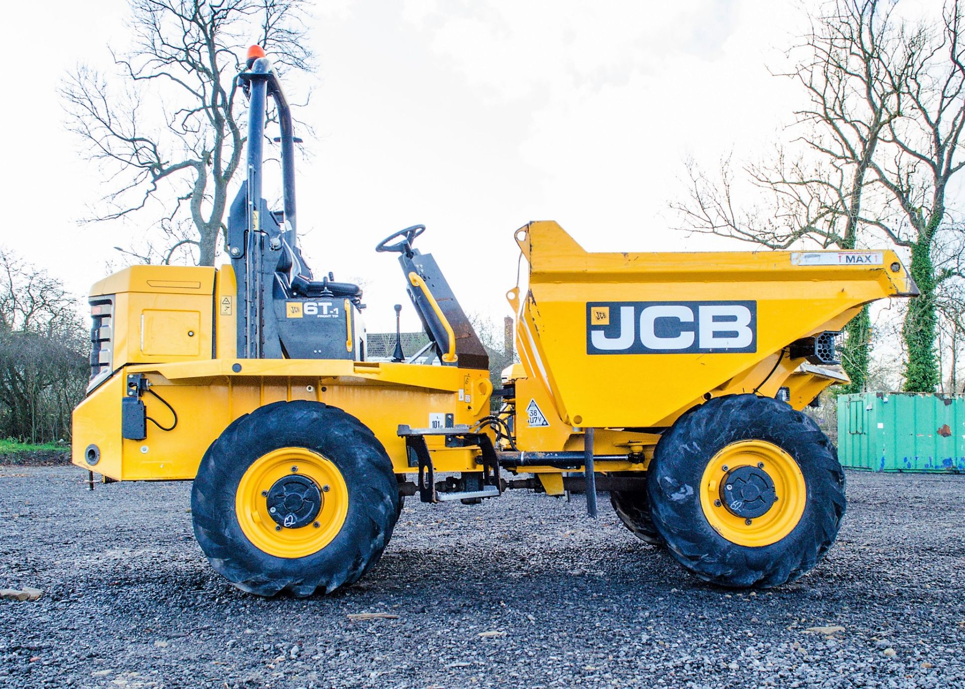 JCB 6 tonne straight skip dumper Year: 2018 S/N: J2561385 Recorded Hours: 601 MA68 HTG - Image 8 of 22