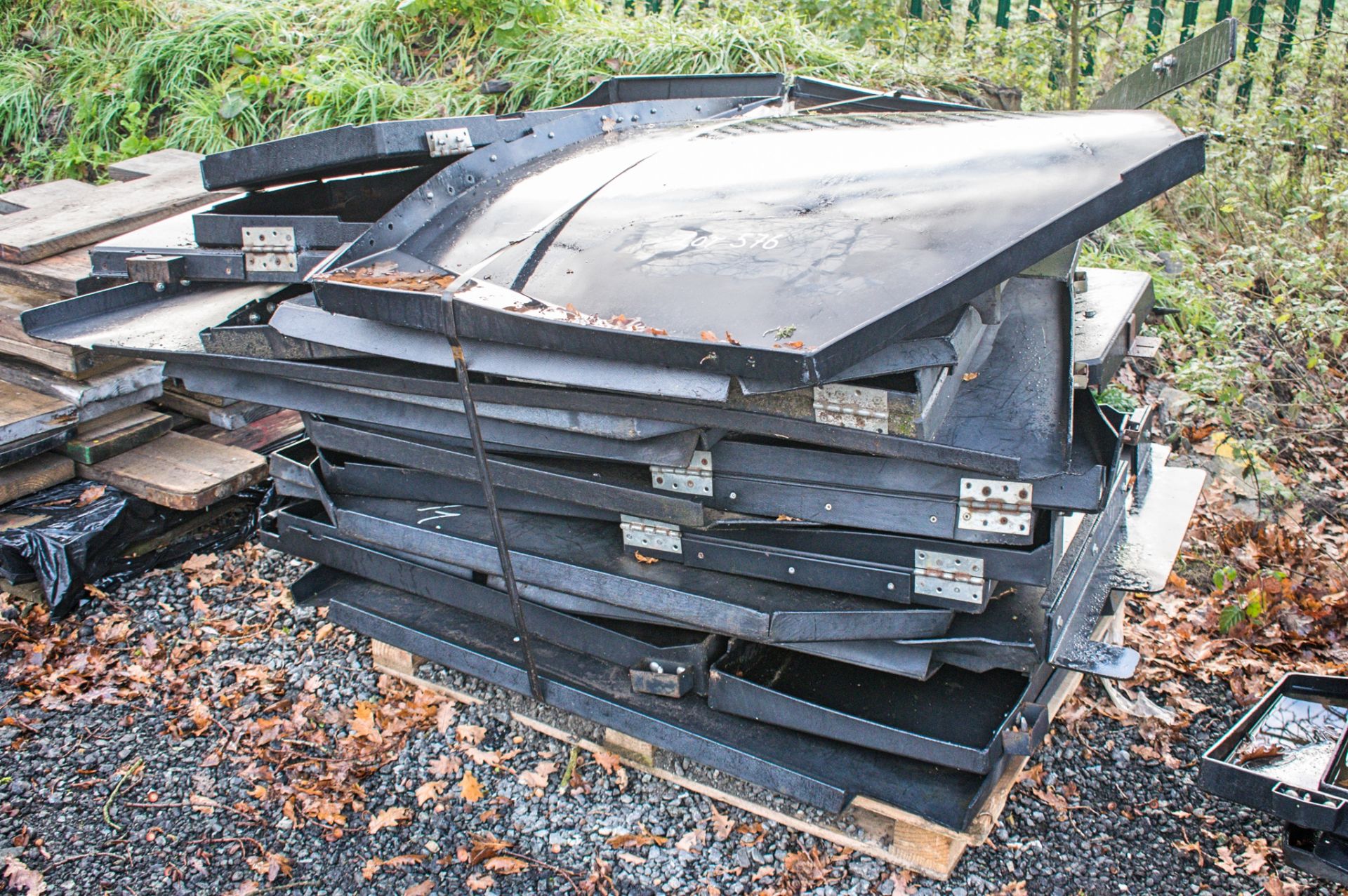 7 - Pallets of various cab guards - Image 7 of 7
