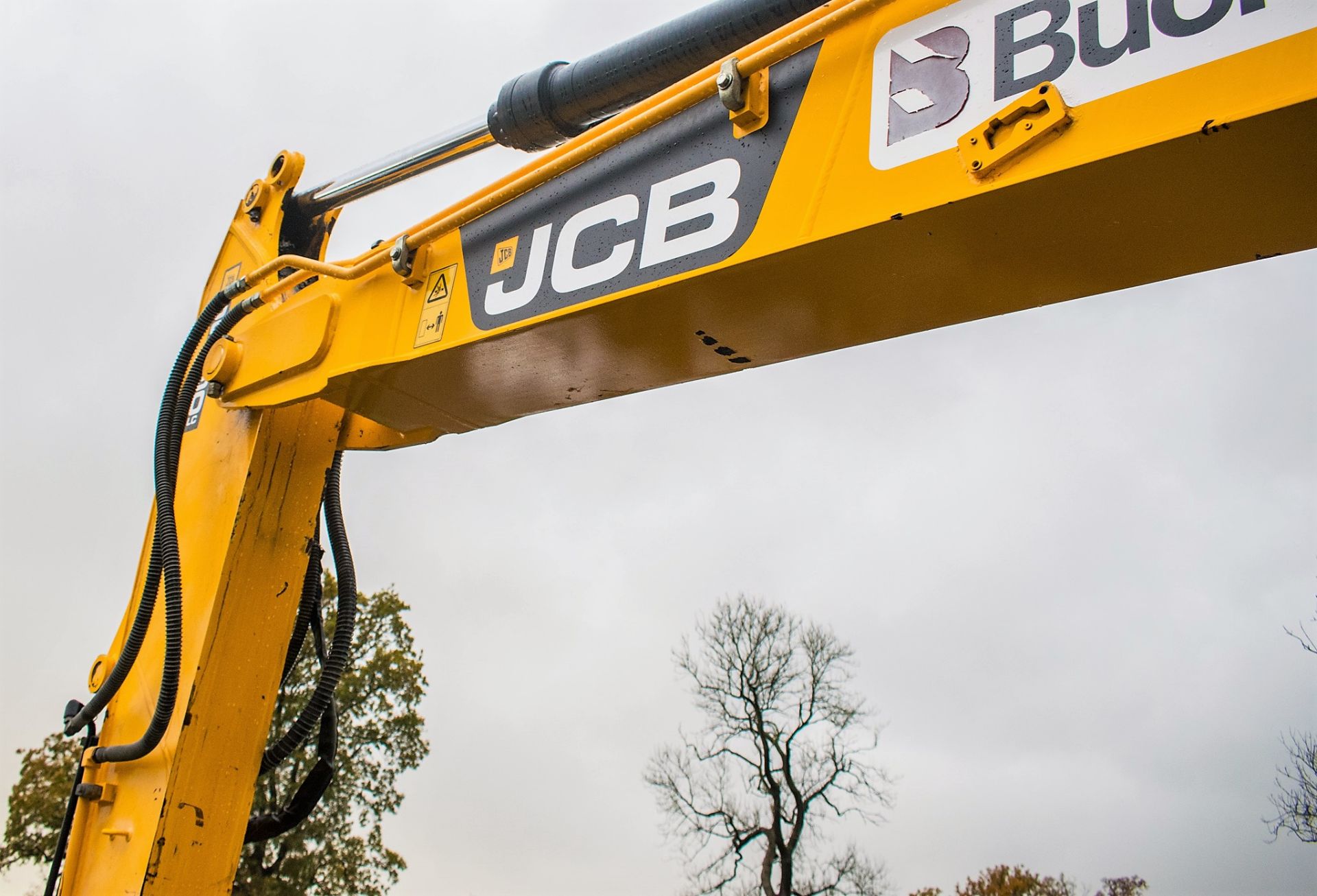 JCB JS130-LC 13 tonne steel tracked excavator Year: 2012 S/N: 786610 Recorded Hours: 6421 Piped, air - Image 15 of 24