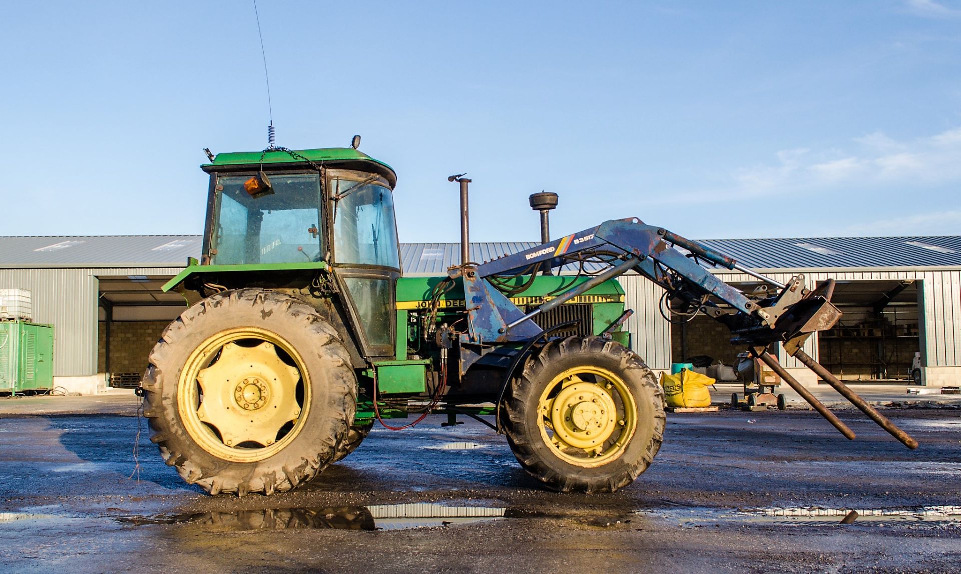 John Deere 3040 diesel tractor Registration Number: C720 FOD Date of Registration: 06/02/1986 S/N: - Image 8 of 25