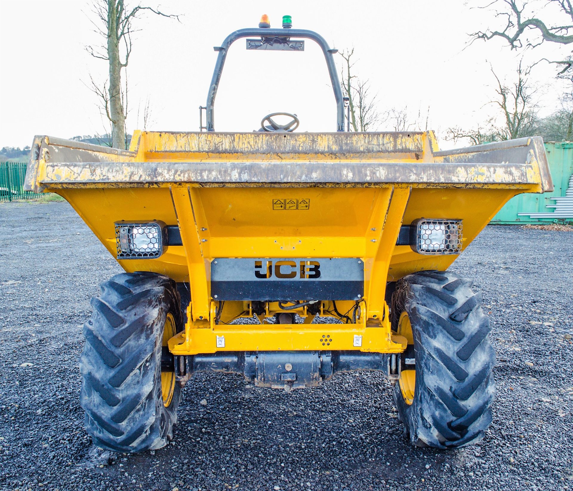 JCB 6 tonne straight skip dumper Year: 2018 S/N: J2561385 Recorded Hours: 601 MA68 HTG - Image 5 of 22