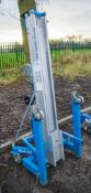 Genie SLA-10 material hoist A641514 ** Rope snapped **