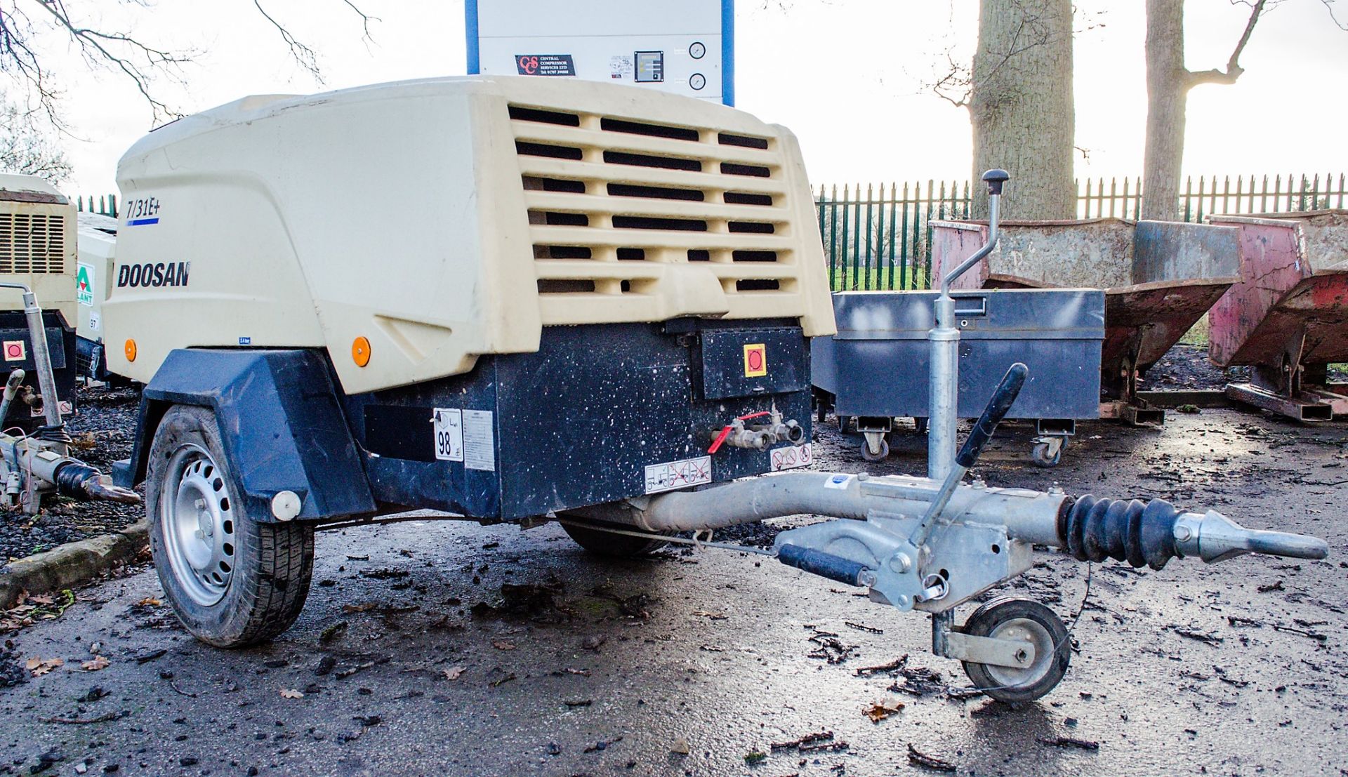 Doosan 7/31E+ diesel driven fast tow mobile air compressor Year: 2015 Recorded Hours: 457 OPFO-0017