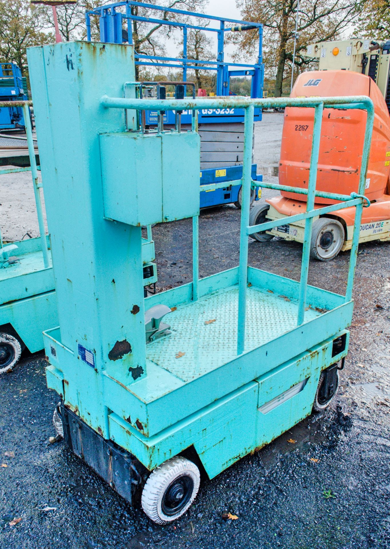 Battery electric mobile personnel lift - Image 4 of 5