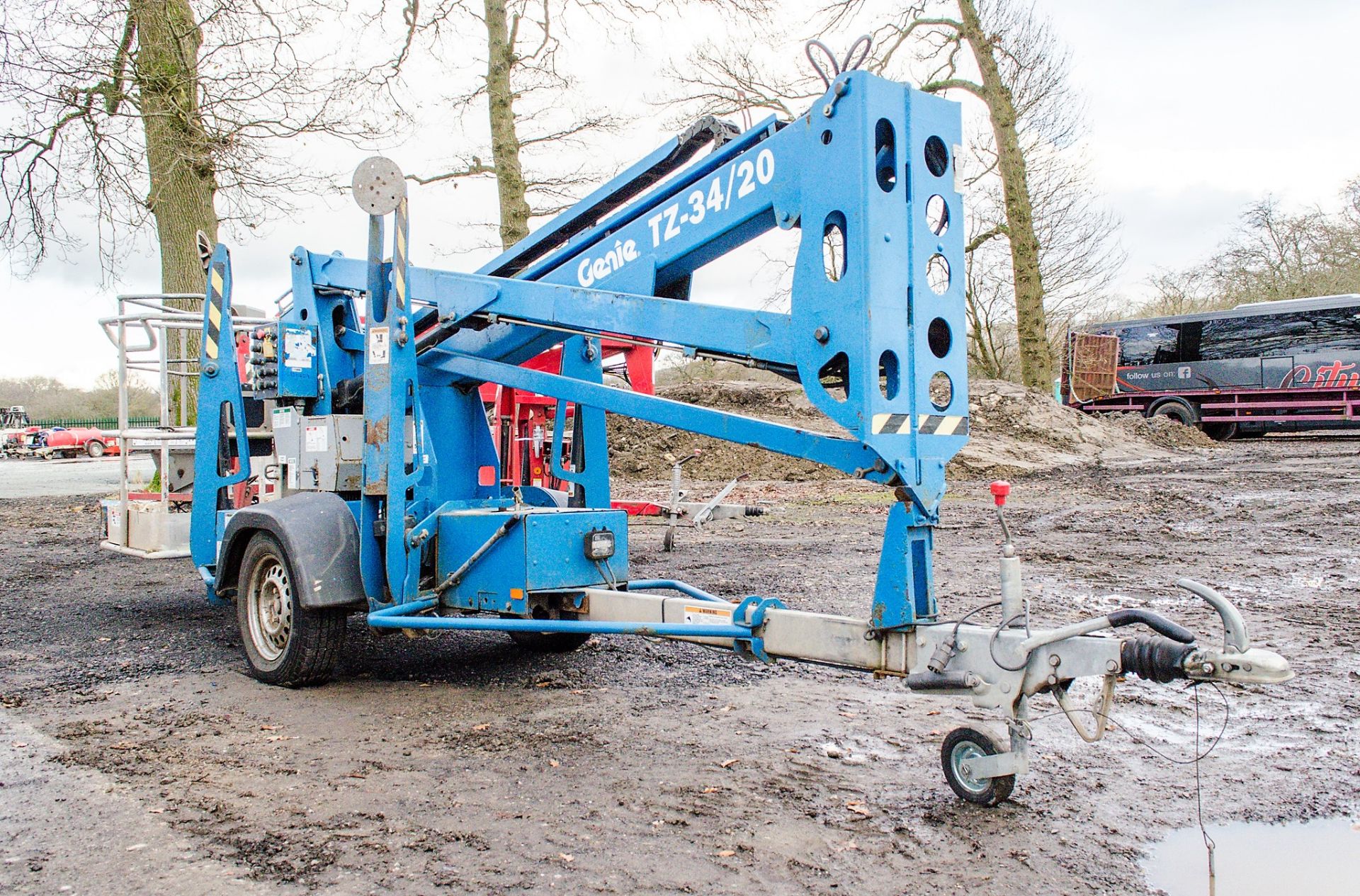 Genie TZ-34/20 battery electric fast tow articulated boom access platform Year: 2007 S/N: 3407-554 - Image 2 of 7