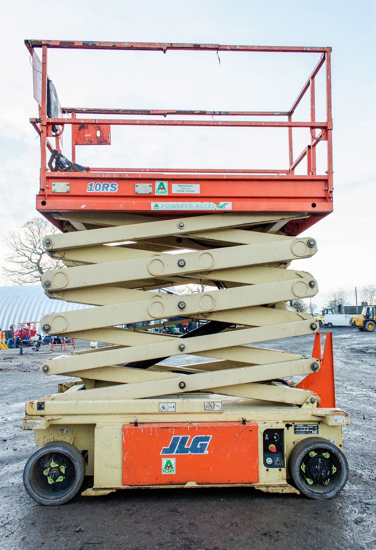 JLG 10RS battery electric scissor lift access platform Year: 2014 S/N: 15249 Recorded Hours: 346 - Image 5 of 7