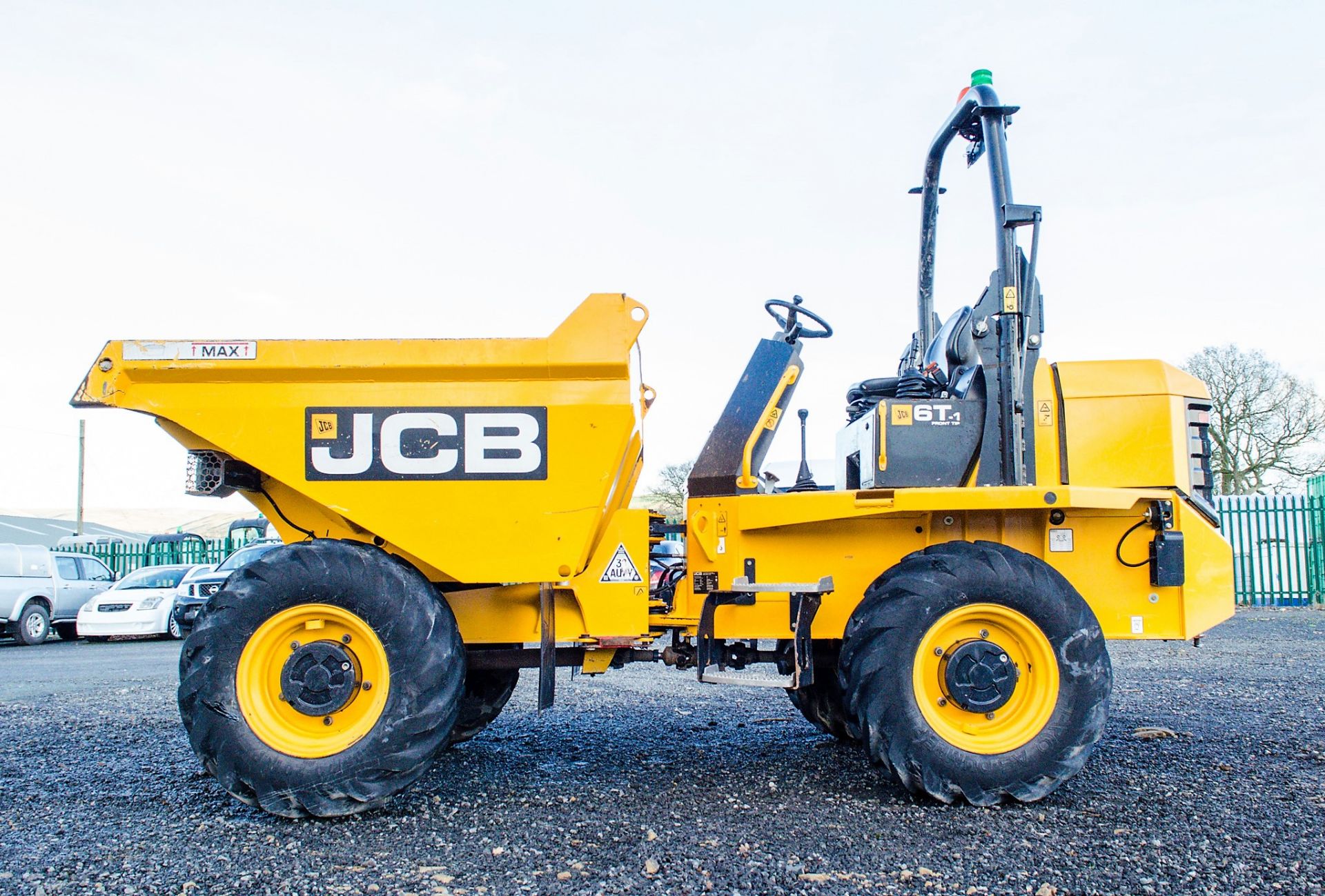 JCB 6 tonne straight skip dumper Year: 2018 S/N: J2561385 Recorded Hours: 601 MA68 HTG - Image 7 of 22