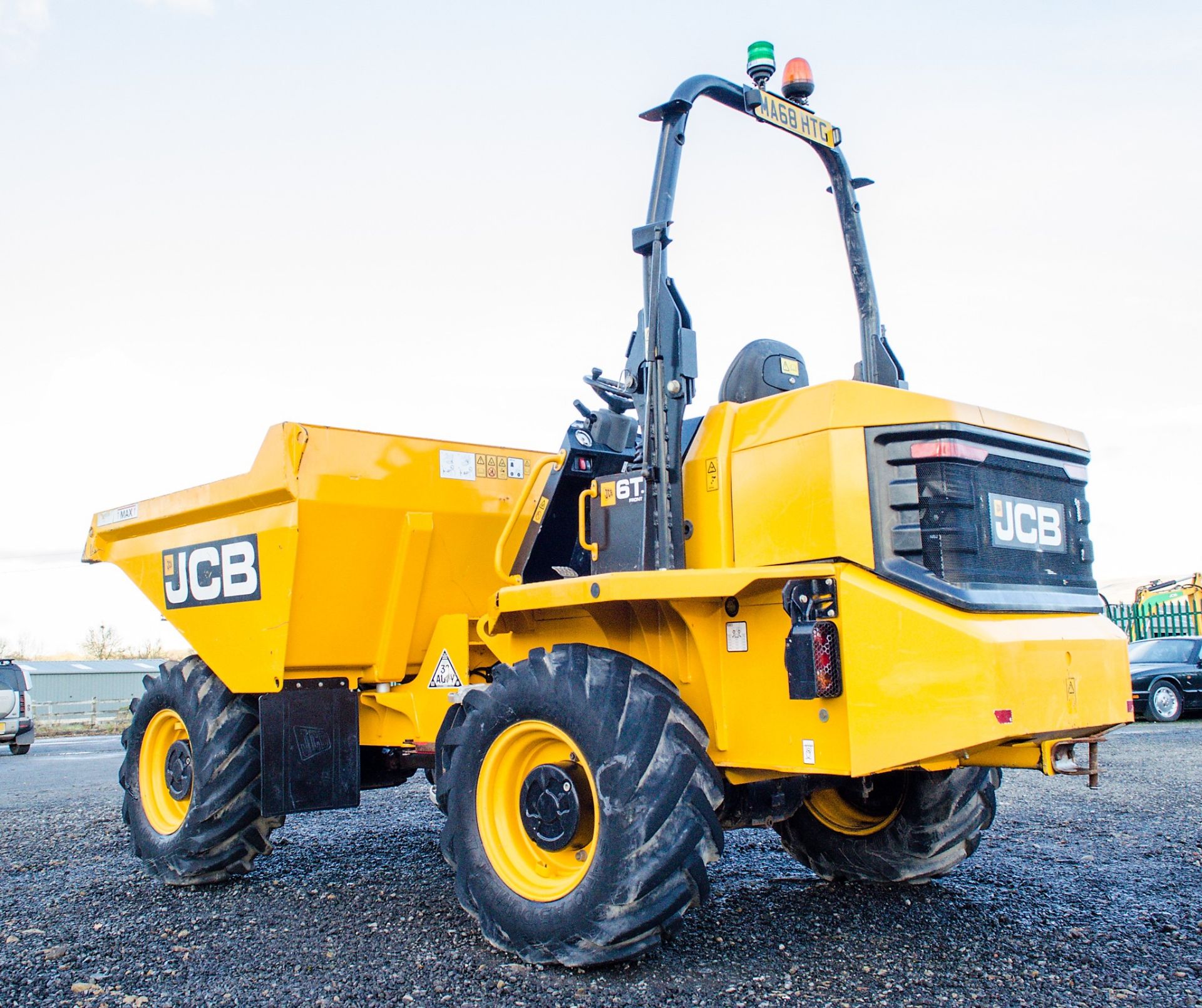 JCB 6 tonne straight skip dumper Year: 2018 S/N: J2561385 Recorded Hours: 601 MA68 HTG - Image 4 of 22