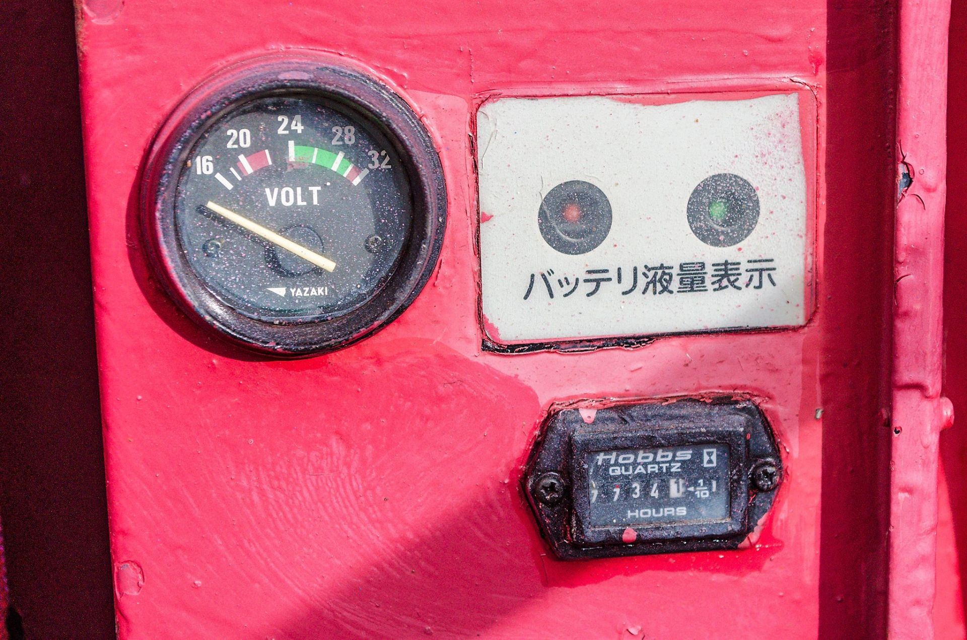 Battery electric rubber tracked mobile personnel lift Recorded Hours: 7734 - Image 6 of 6