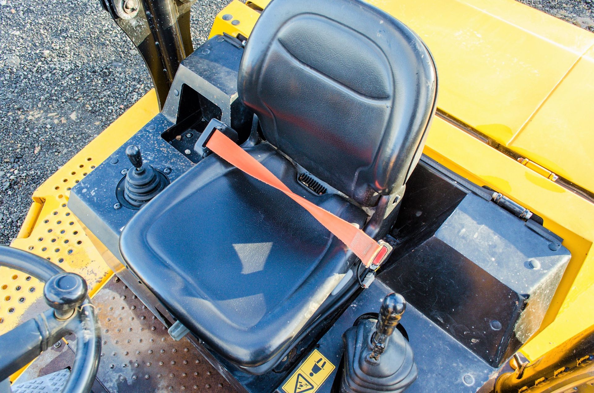 JCB 6 tonne straight skip dumper Year: 2018 S/N: J2561385 Recorded Hours: 601 MA68 HTG - Image 18 of 22