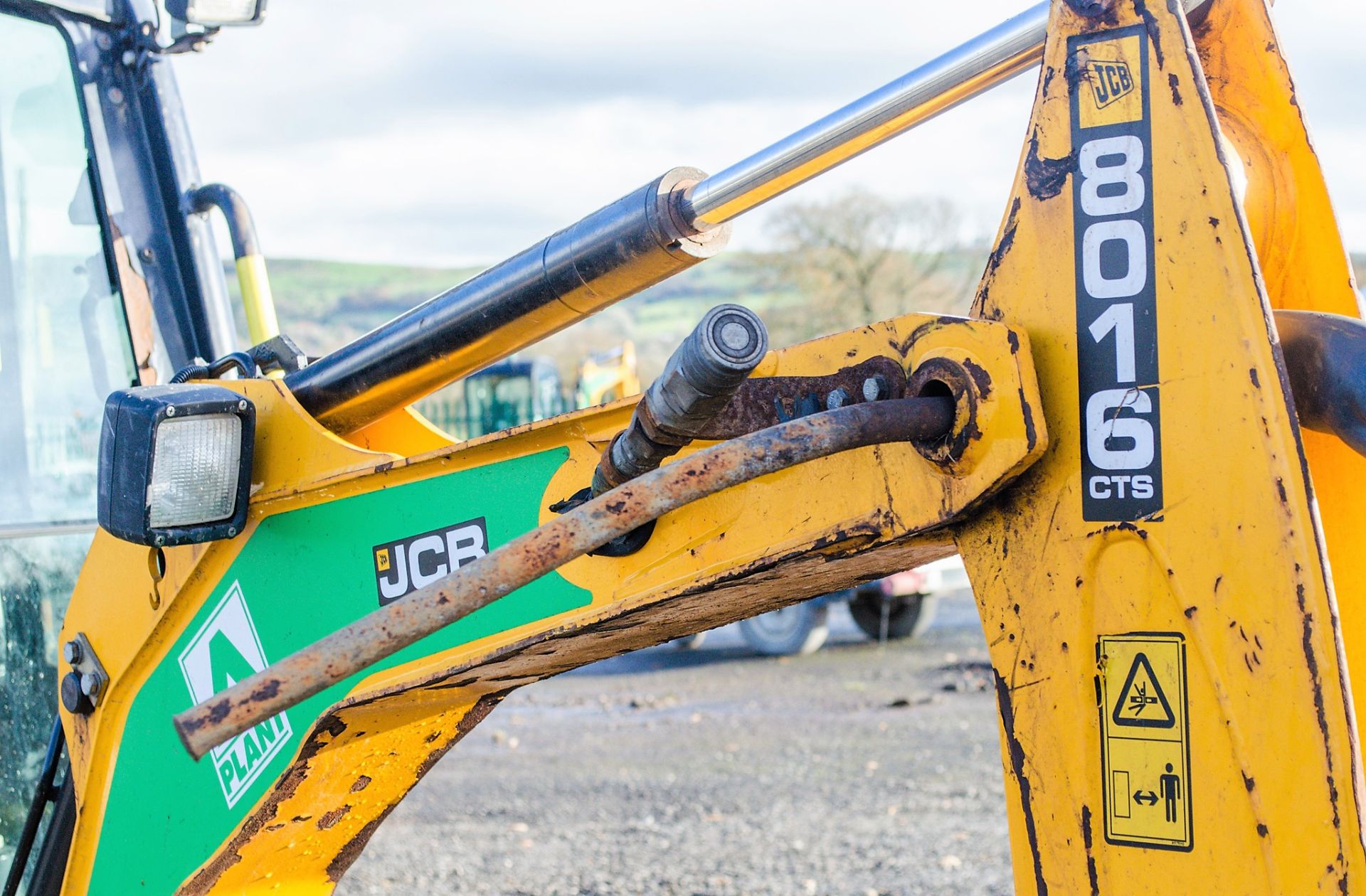 JCB 801.6 1.5 tonne rubber tracked mini excavator Year: 2013 S/N: 2071477 Recorded Hours: 1477 - Image 16 of 25