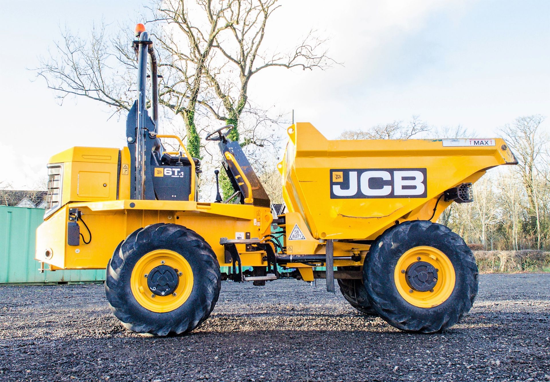 JCB 6 tonne straight skip dumper Year: 2018 S/N: J2561407 Recorded Hours: 606 ML68 AEO - Image 8 of 22