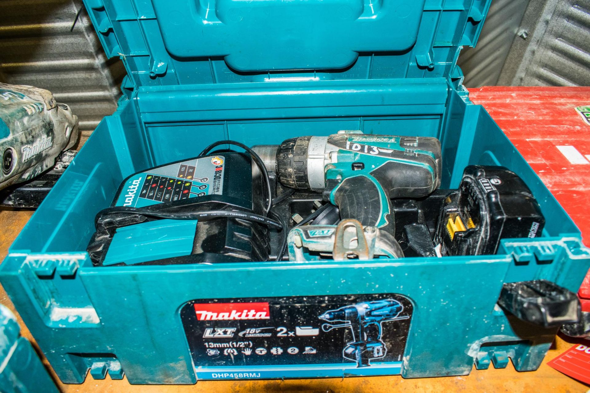 Makita 18v cordless power drill c/w battery, charger & carry case A742547