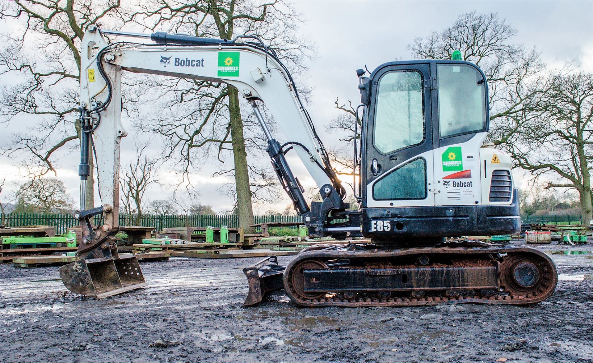 Bobcat E85 8.5 tonne rubber tracked mini excavator Year: 2014 S/N: 11966 Recorded Hours: 3664 blade, - Image 7 of 20