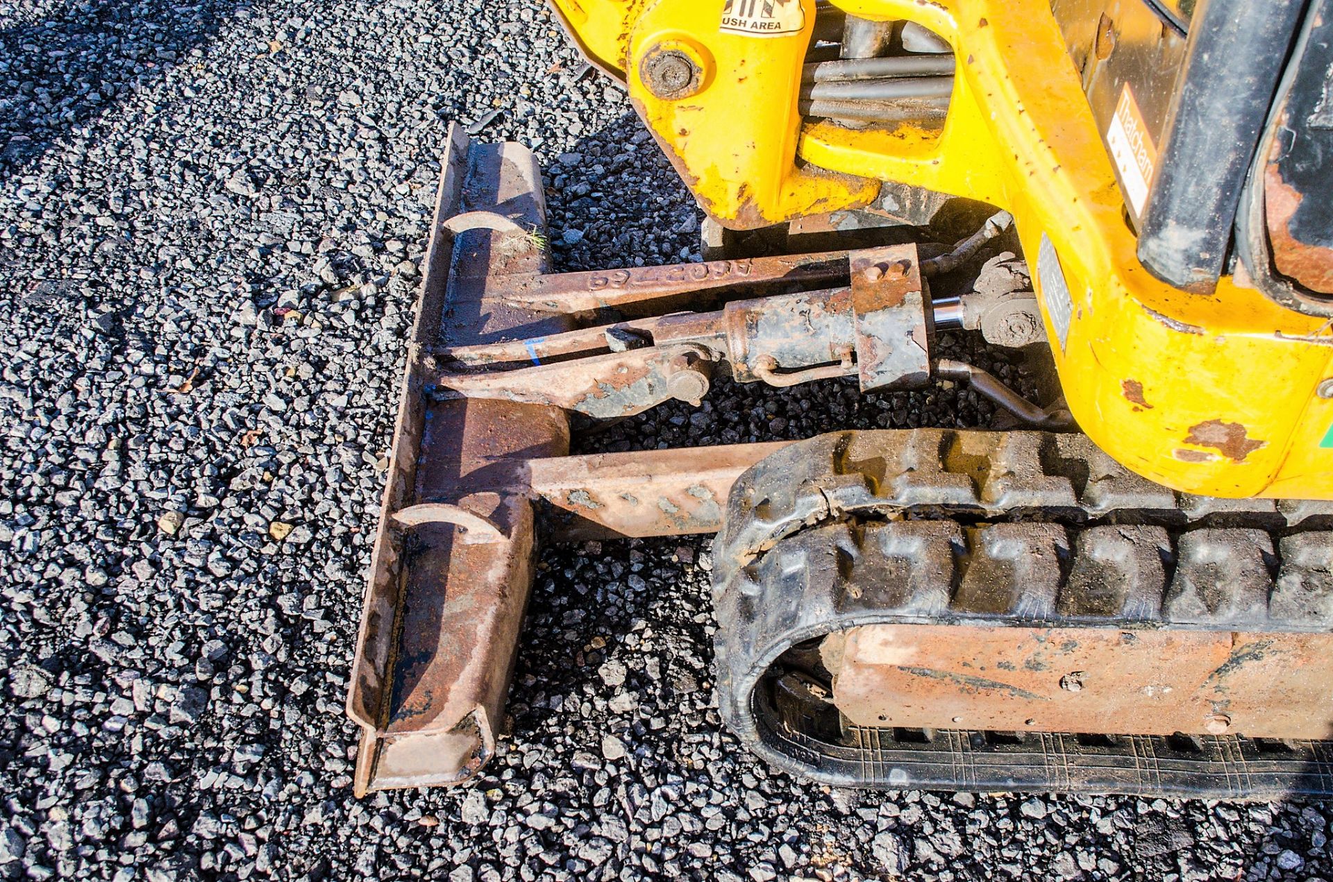 JCB 801.6 1.5 tonne rubber tracked mini excavator Year: 2013 S/N: 2071477 Recorded Hours: 1477 - Image 13 of 25