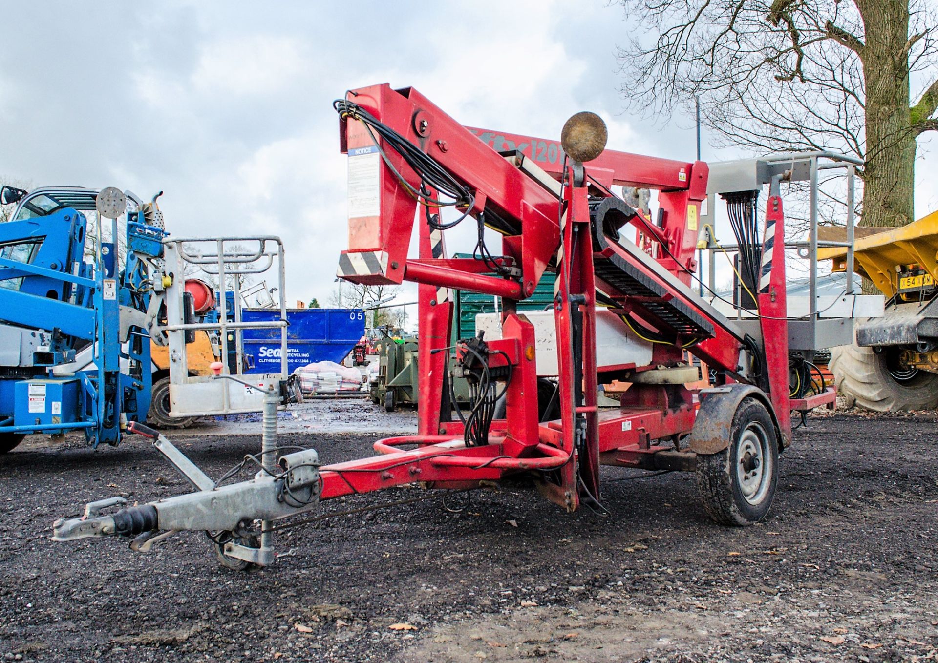 Nifty 120T battery electric fast tow articulated boom access platform Year: 2006 S/N: 14979