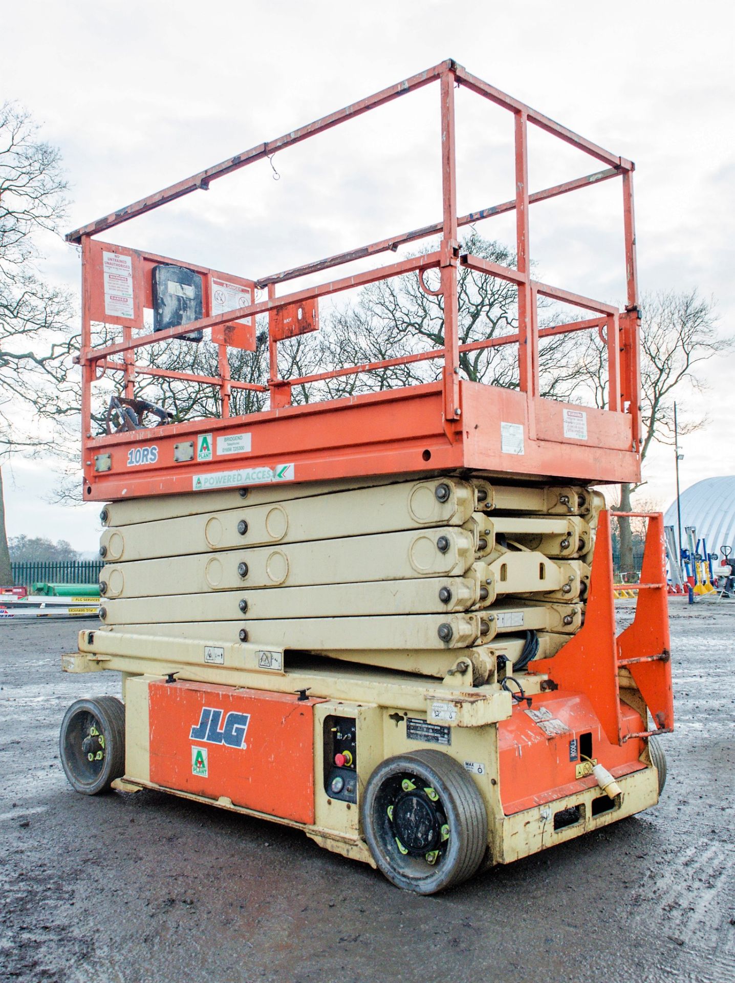 JLG 10RS battery electric scissor lift access platform Year: 2014 S/N: 15249 Recorded Hours: 346 - Image 4 of 7