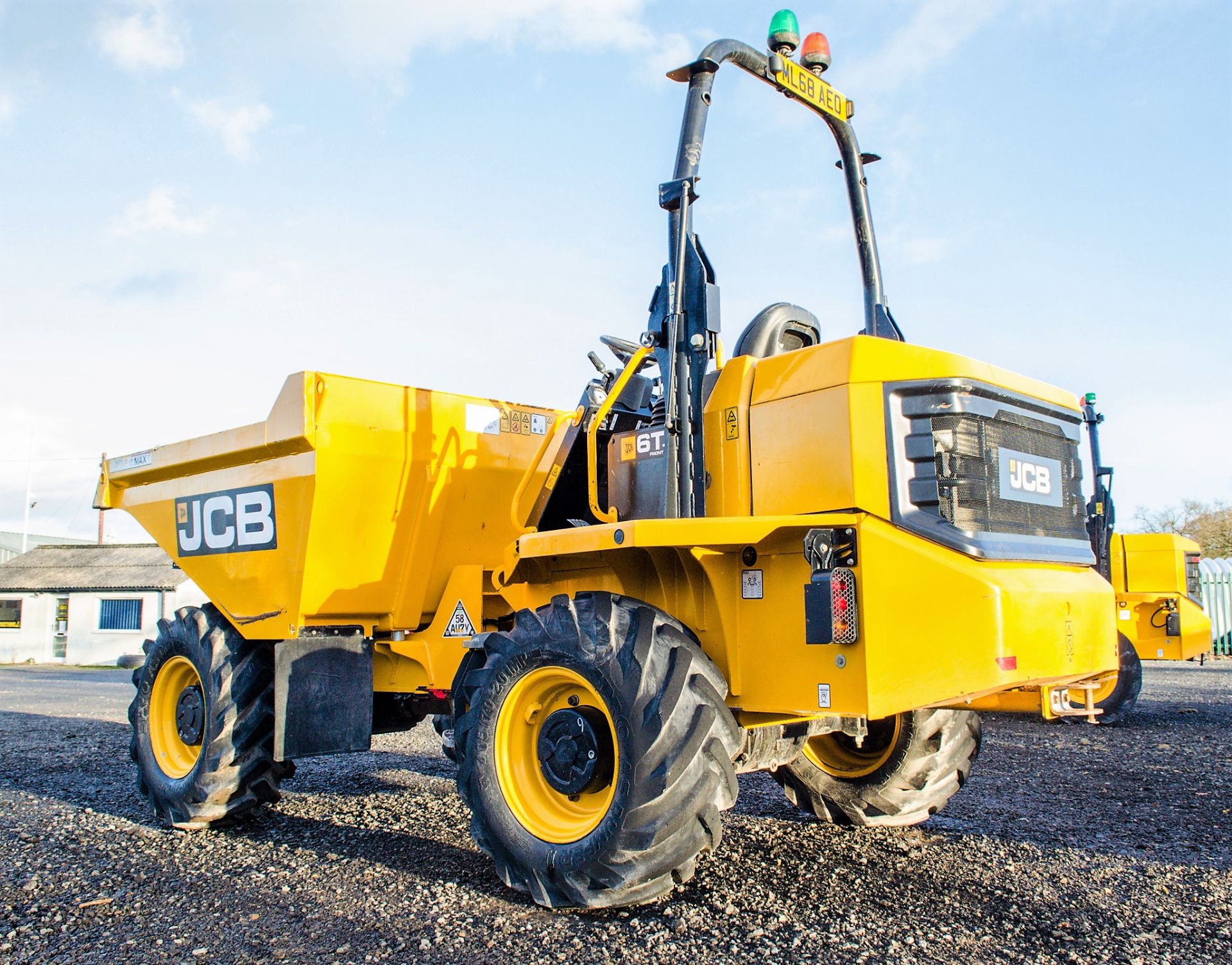 JCB 6 tonne straight skip dumper Year: 2018 S/N: J2561407 Recorded Hours: 606 ML68 AEO - Image 4 of 22