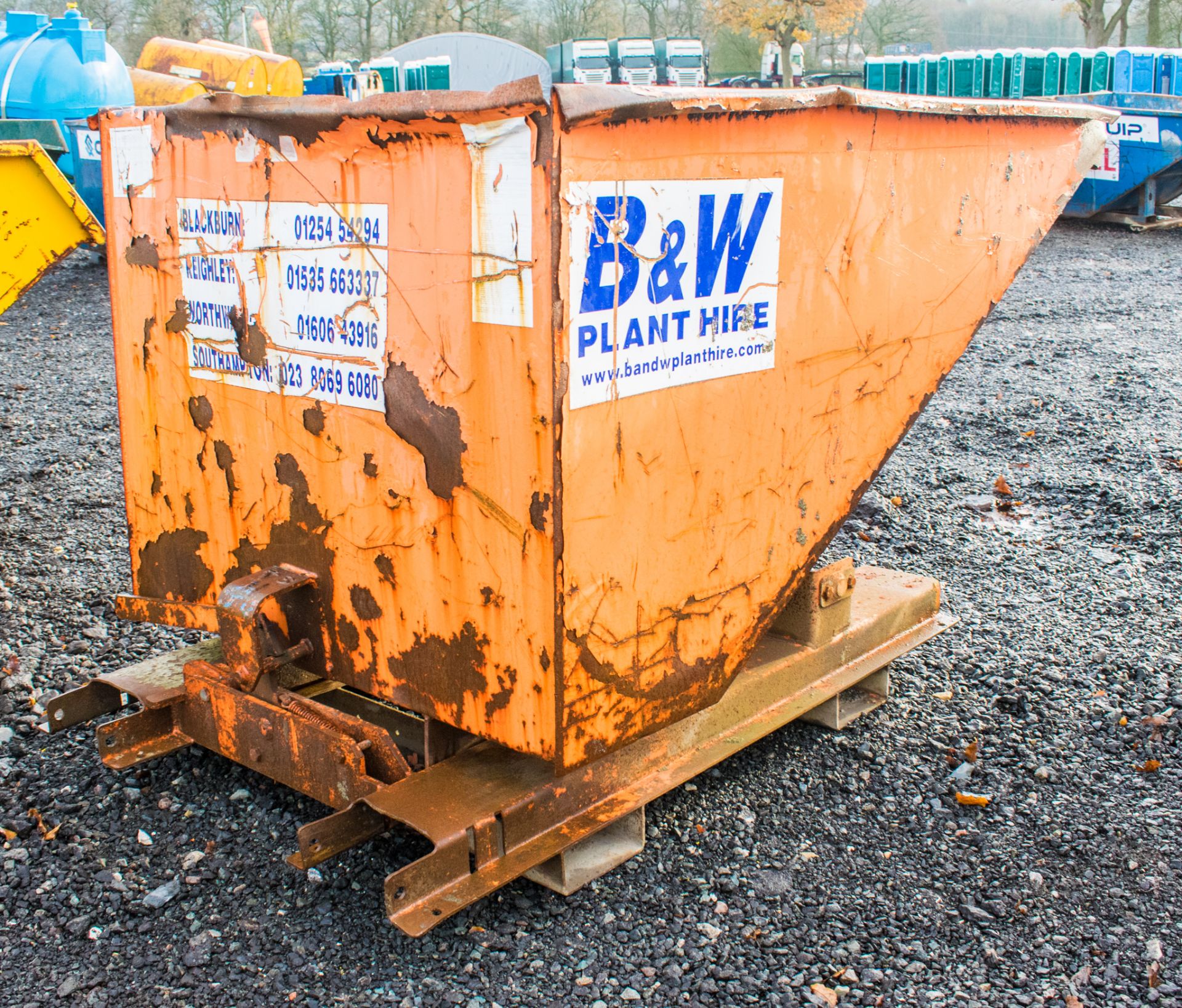 Conquip tipping skip T511 - Image 2 of 2