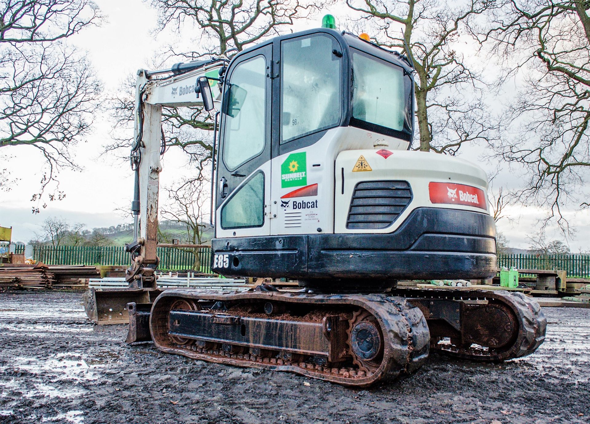 Bobcat E85 8.5 tonne rubber tracked mini excavator Year: 2014 S/N: 11966 Recorded Hours: 3664 blade, - Image 4 of 20