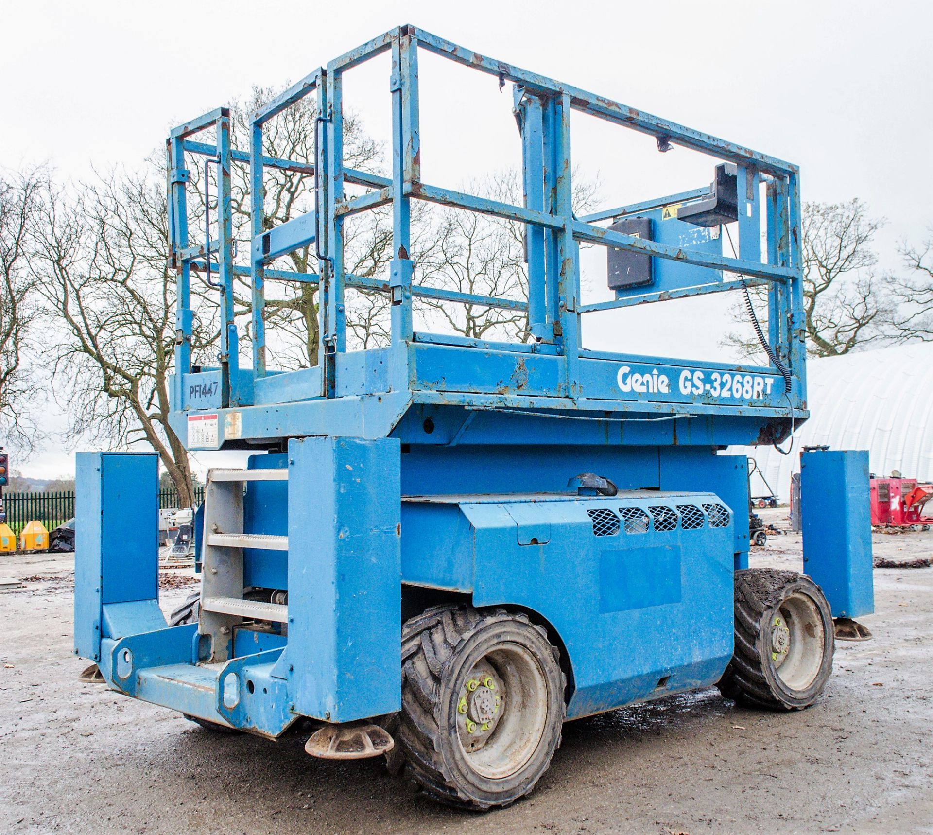 Genie GS3268RT diesel driven rough terrain fork lift truck Year: 2009 S/N: 52720 Recorded Hours: - Image 3 of 11