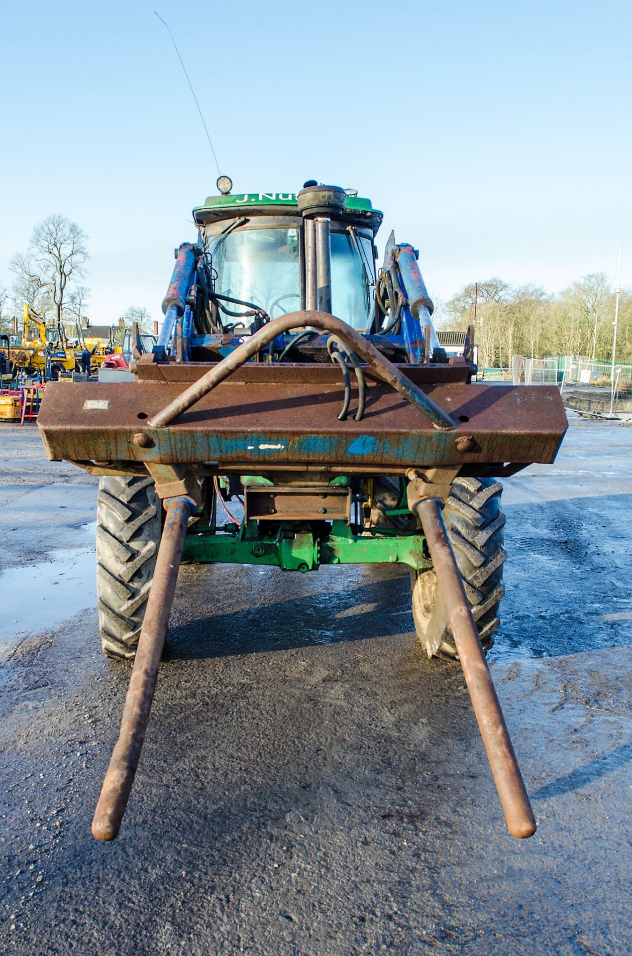 John Deere 3040 diesel tractor Registration Number: C720 FOD Date of Registration: 06/02/1986 S/N: - Image 5 of 25