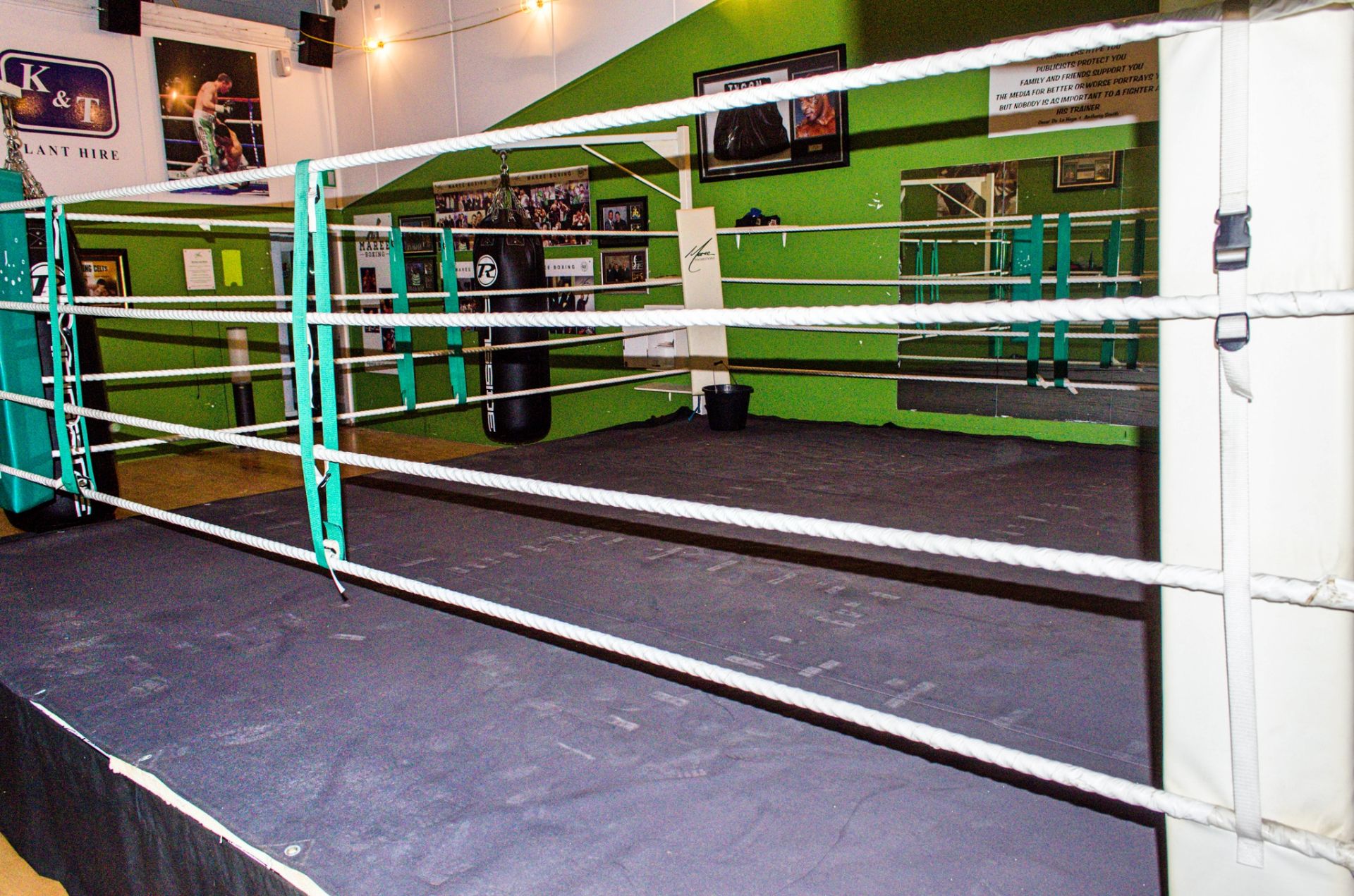 16ft x 16ft competition boxing ring c/w 2 Ringside 5ft boxing bags ** No VAT on hammer price but VAT - Image 4 of 12